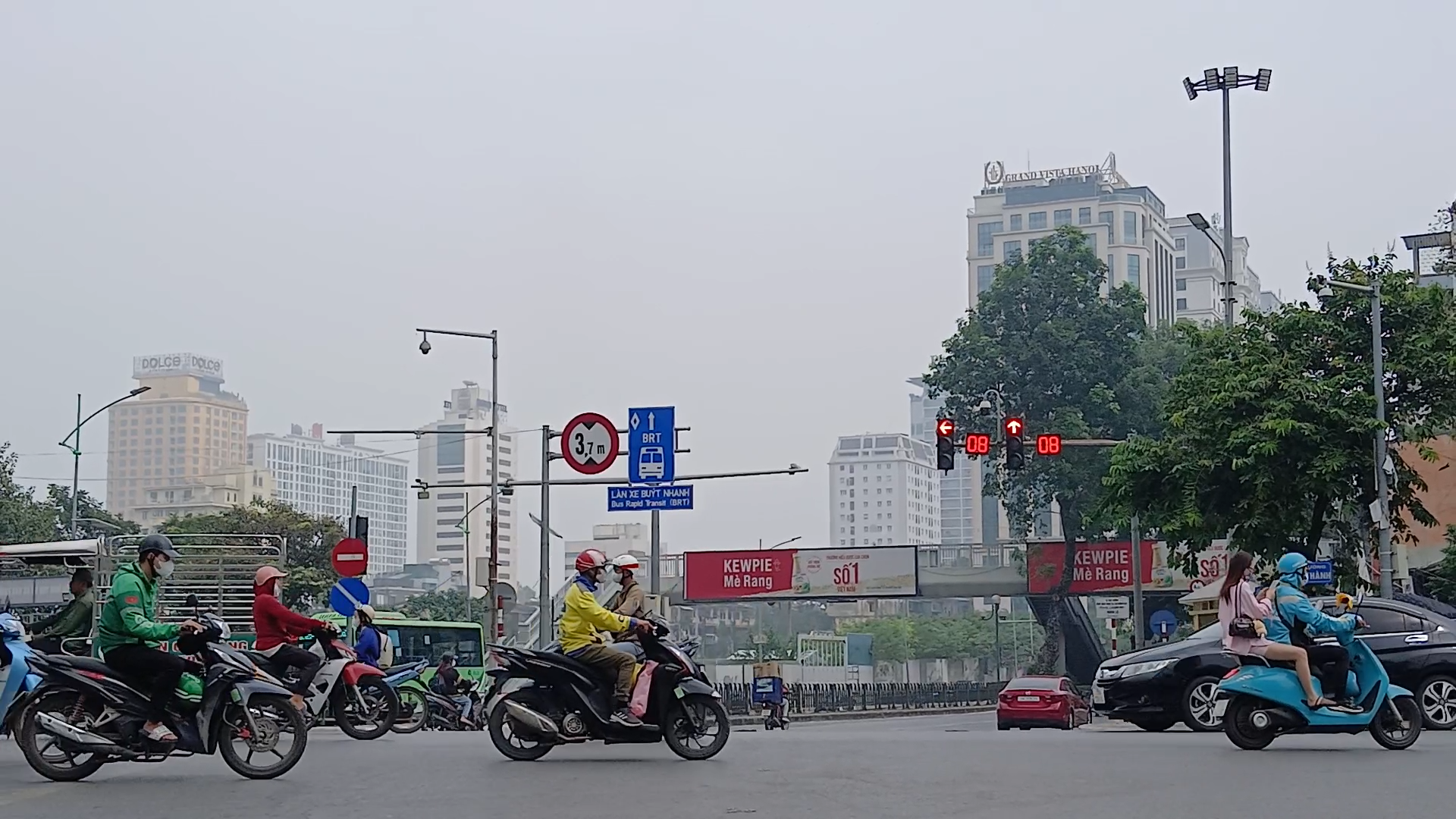 Hà Nội hạn chế ô tô, xe máy gây ô nhiễm tại một số khu vực phát thải thấp từ năm 2025