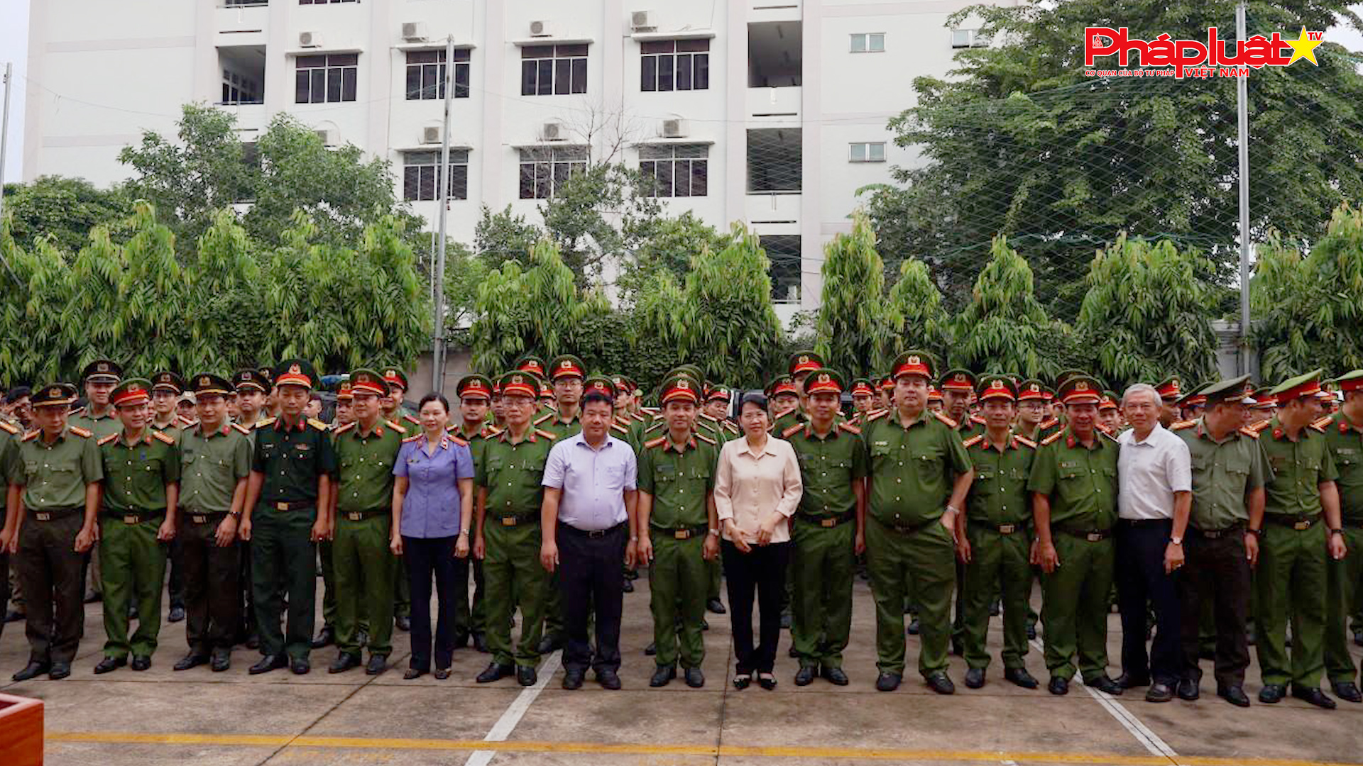 Công an quận Tân Phú ra quân cao điểm tấn công trấn áp tội phạm đảm bảo an ninh trật tự dịp Tết 2025

