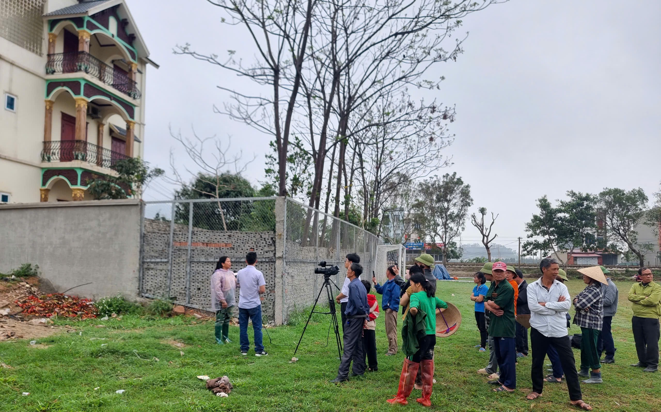 HỘP THƯ PHÁP LUẬT: Người dân ở Bắc Giang kiến nghị làm rõ việc có dấu hiệu lấn chiếm đất công