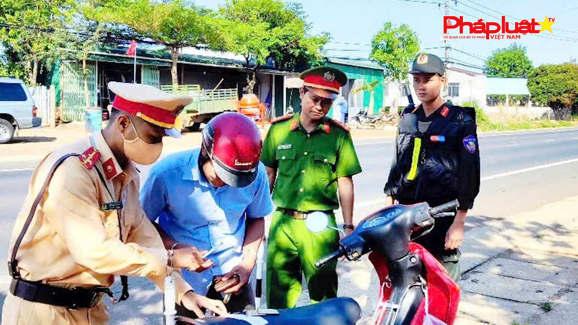 Công an tỉnh Đắk Nông bảo đảm trật tự an toàn giao thông, không bỏ trống địa bàn sau khi giải thể Công an cấp huyện

