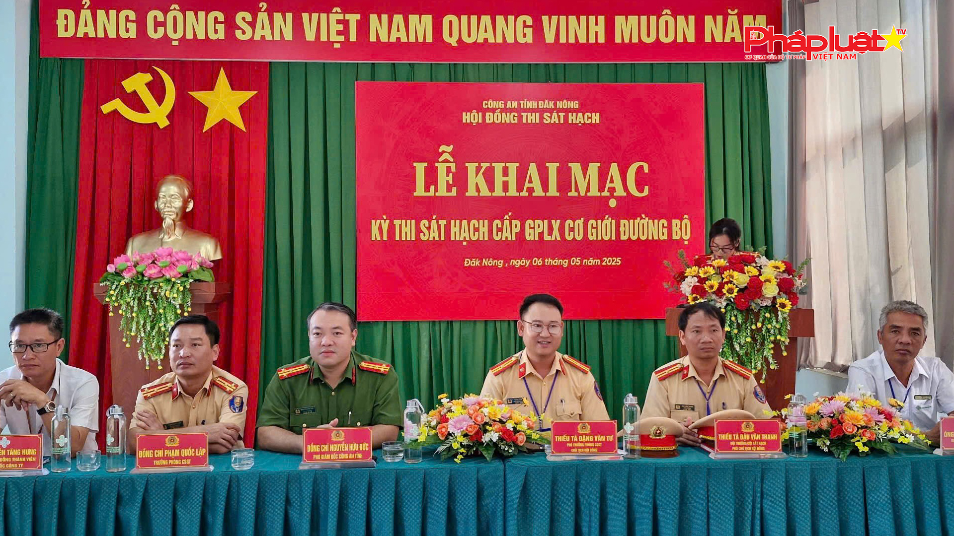 Công an tỉnh Đắk Nông tổ chức kỳ sát hạch cấp giấy phép lái xe cơ giới đường bộ đầu tiên