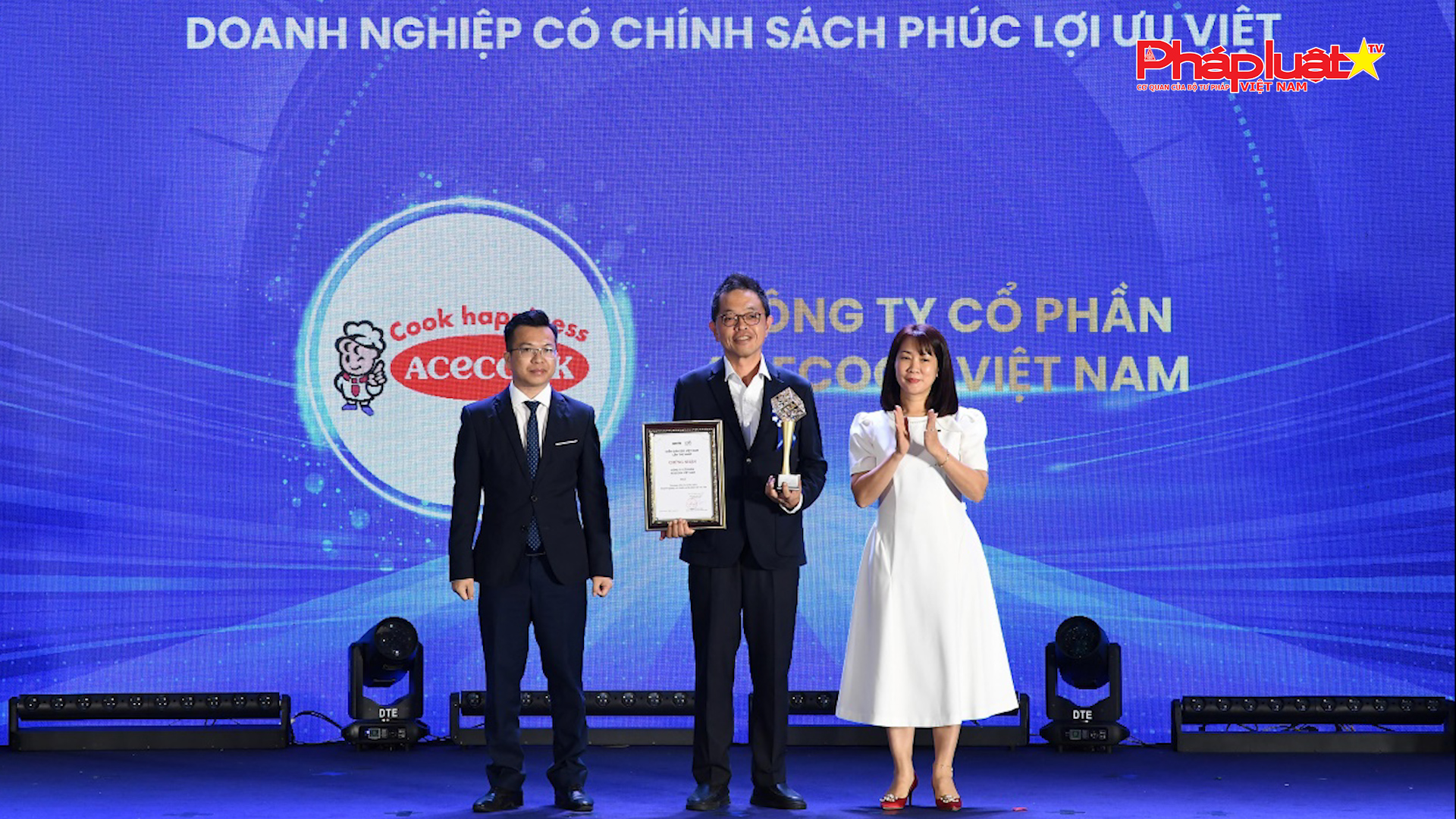 Acecook Việt Nam được vinh danh tại Vietnam ESG Awards 2024 với chính sách phúc lợi ưu việt