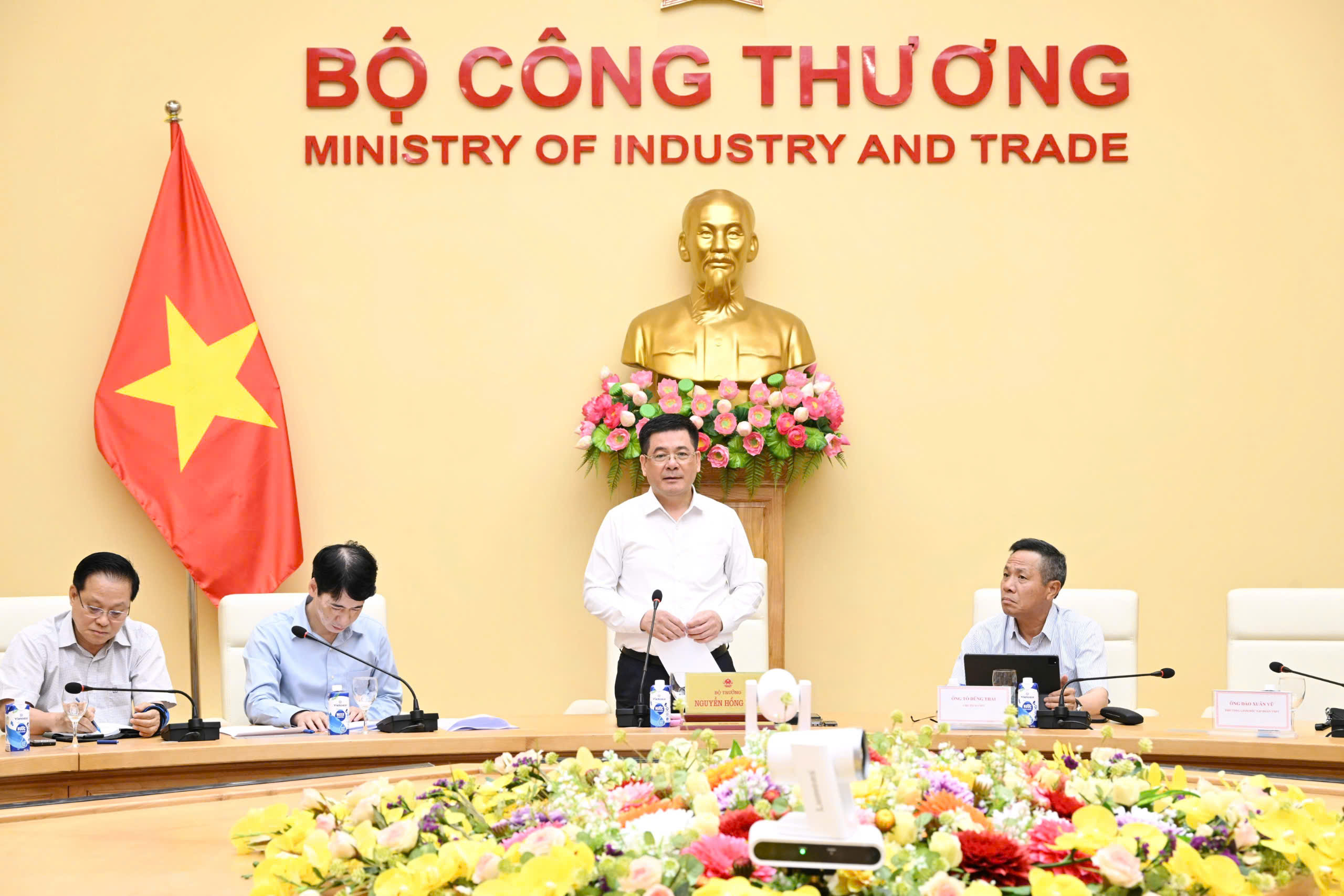 Bộ trưởng Nguyễn Hồng Diên làm việc với các Tập đoàn lớn về hợp tác thương mại với Hoa Kỳ