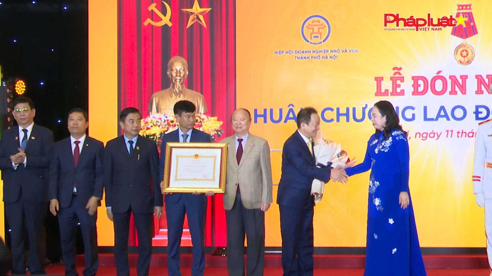 Hiệp hội Doanh nghiệp nhỏ và vừa TP Hà Nội đón nhận Huân chương Lao động hạng Nhất