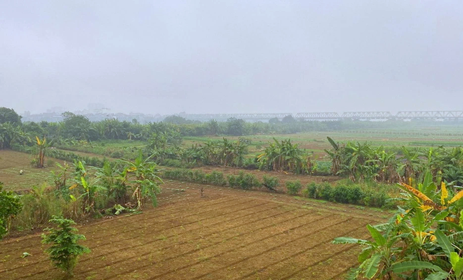 Bản tin Bất động sản ngày 15/5/2025: Người dân mong được xây công trình tạm trên đất bãi ven sông ở Hà Nội