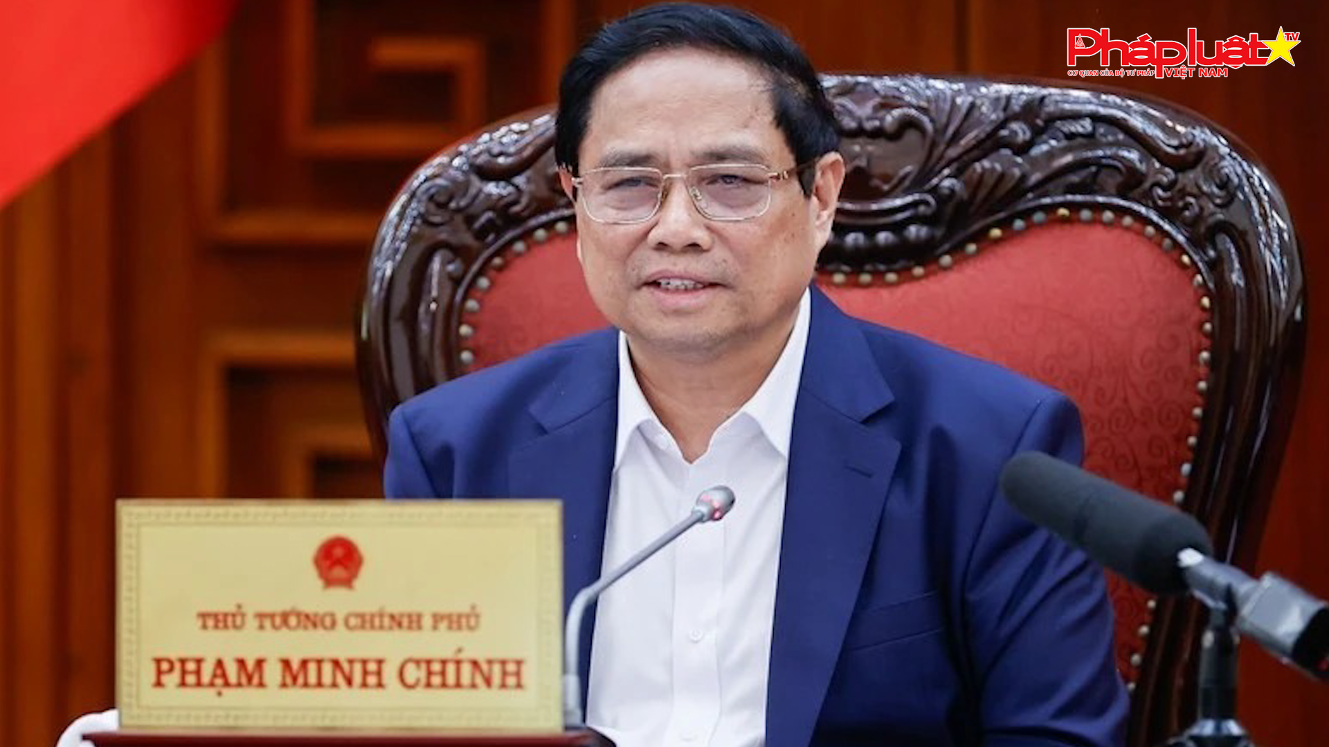 Thủ tướng: Chấm dứt ngay tình trạng doanh nghiệp phải trả chi phí không chính thức trong thực hiện thủ tục hành chính