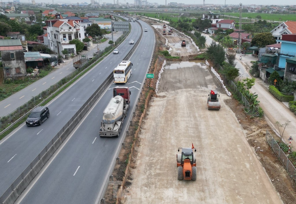 Bản tin Đầu tư công ngày 16/5/2025: Phấn đấu khởi công mở rộng một số đoạn cao tốc Bắc - Nam trong tháng 12-2025