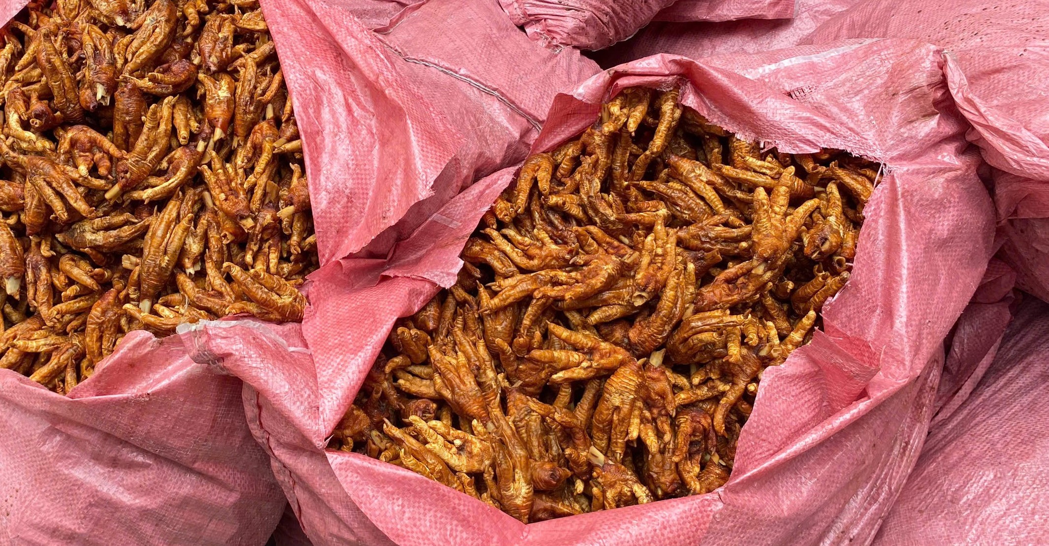 100 bao tải chân gà không nhãn mác suýt lên bàn nhậu