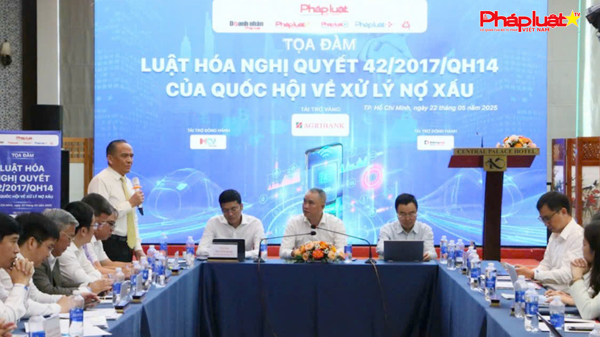 Báo Pháp luật Việt Nam tổ chức tọa đàm với chủ đề “Cần tiếp tục luật hóa một số vấn đề theo tinh thần Nghị quyết 42/2017/QH14 về xử lý nợ xấu”

