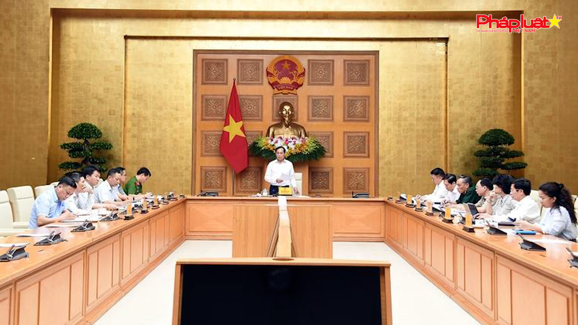 Chuyên mục chung tay cùng doanh nghiệp phòng chống Hàng gian- Hàng giả- Hàng nhái (ngày 22/5/2025): Phó Thủ tướng chỉ đạo siết chặt kiểm tra xử lý gian lận thương mại trên cả nước


