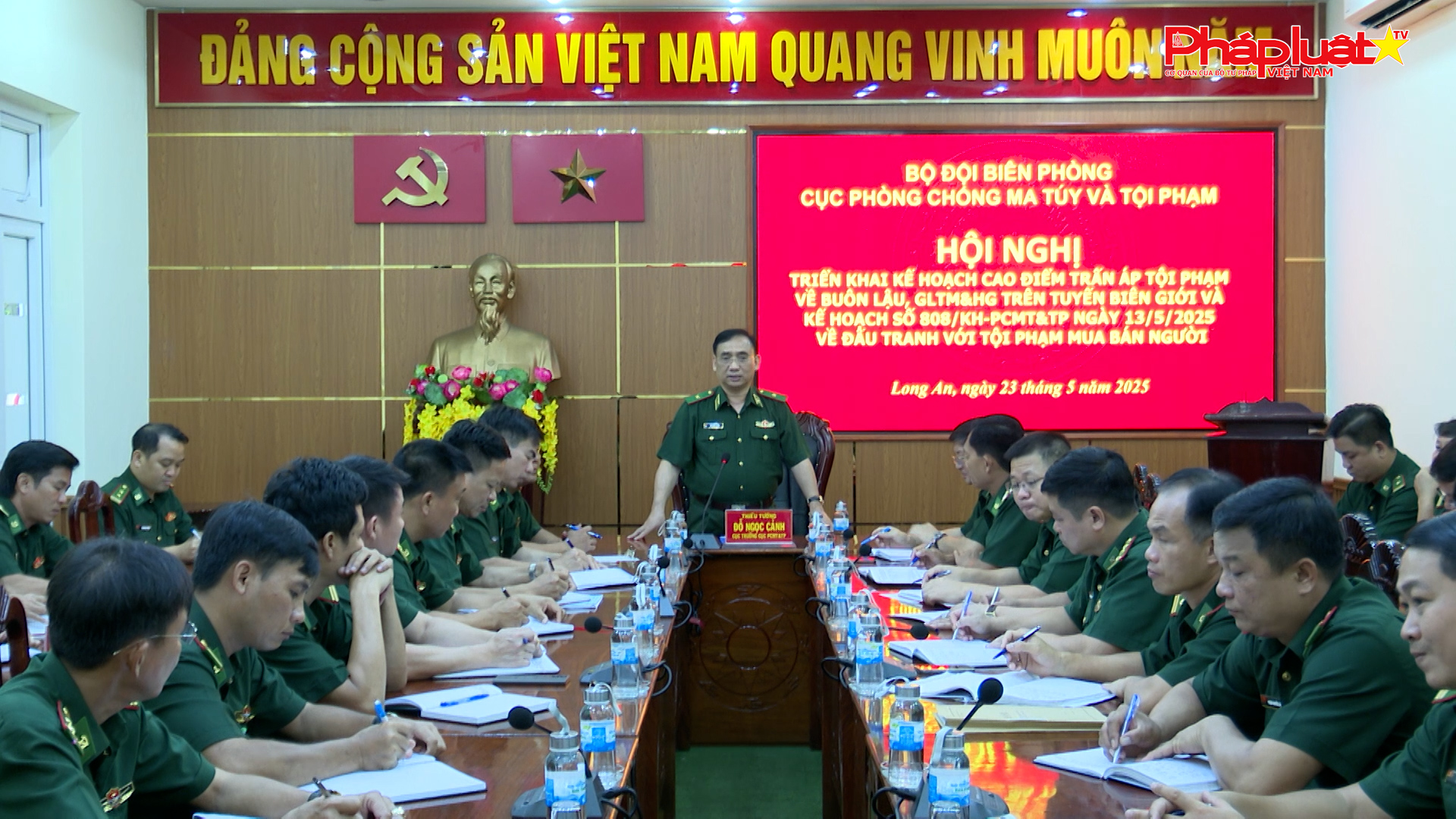 Cục Phòng chống ma túy và tội phạm kiểm tra thực hiện cao điểm đấu tranh phòng chống buôn lậu, gian lận thương mại, hàng giả trên tuyến biên giới tỉnh Long An và Tây Ninh.

