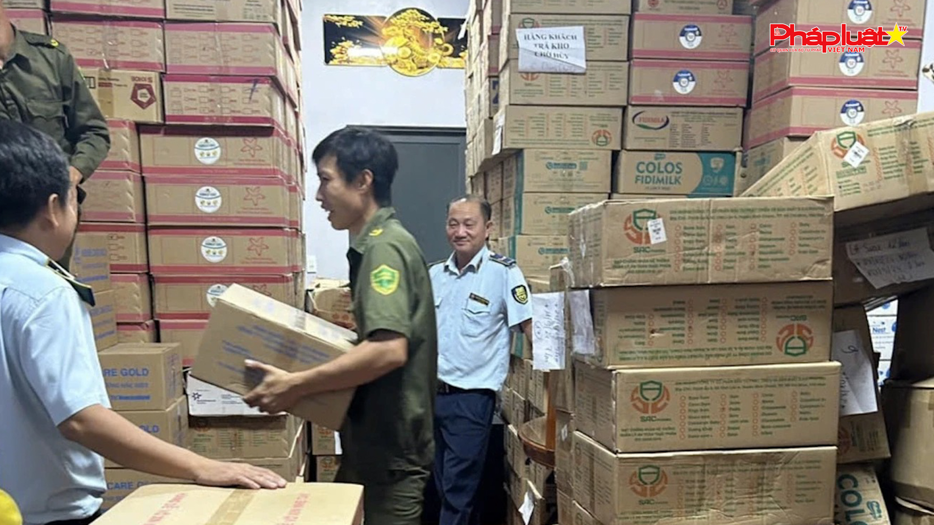 Chuyên mục chung tay cùng doanh nghiệp phòng chống Hàng gian- Hàng giả- Hàng nhái (ngày 28/5/2025): Phát hiện gần 25 tấn sữa nghi giả tại Long An, liên quan Công ty Fidimilk


