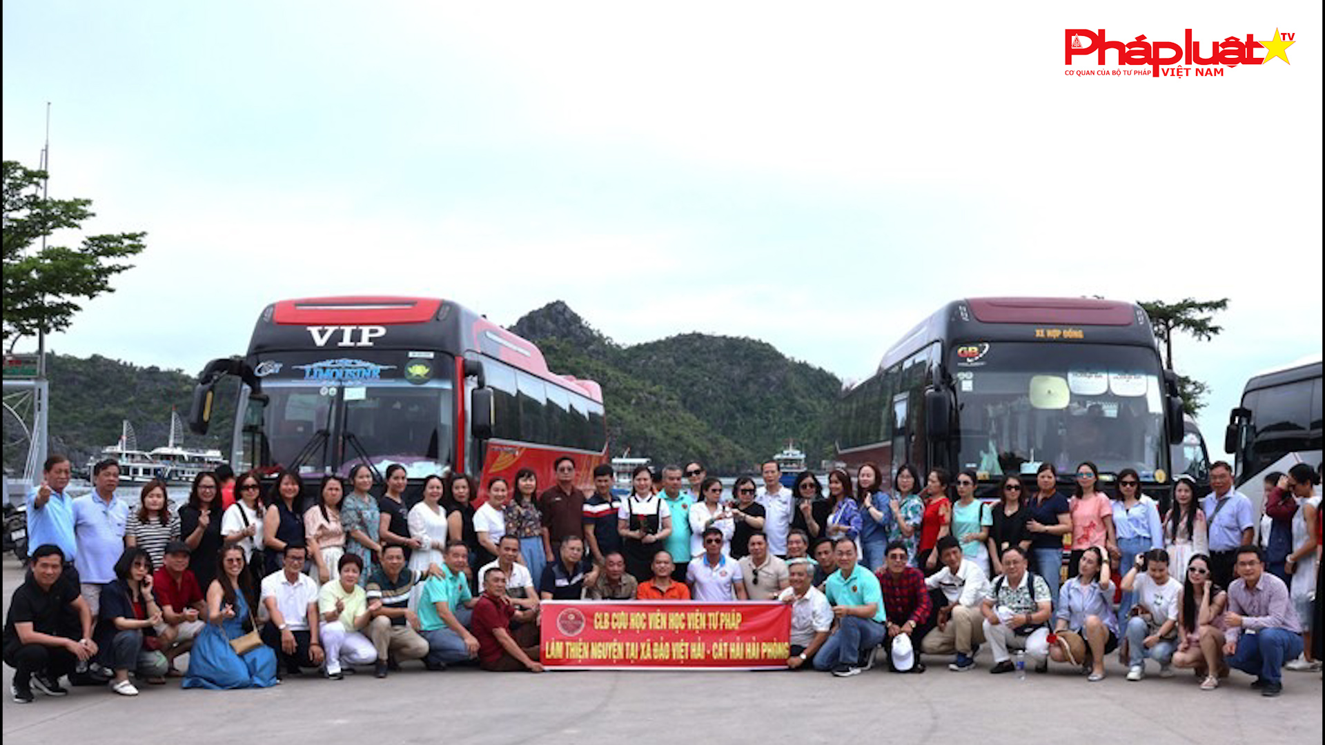 CLB Cựu học viên Học viện Tư pháp trợ giúp pháp lý cho người dân xã đảo Việt Hải (TP. Hải Phòng)
