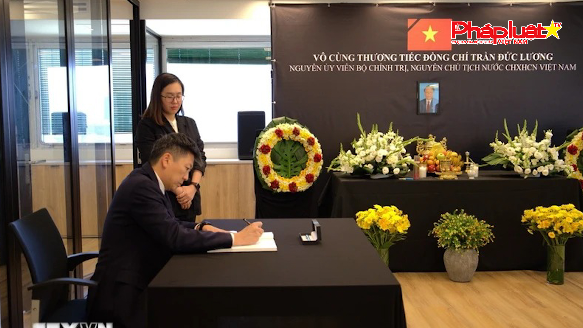 Bản tin Người Việt năm Châu: Lễ viếng nguyên Chủ tịch nước Trần Đức Lương tại Israel, Ai Cập và Pháp: Khắc sâu hình ảnh người lãnh đạo giản dị, tận tụy vì dân
