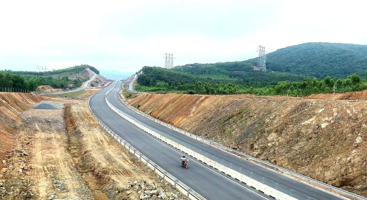 Bản tin Đầu tư công ngày 27/6/2025: Đề xuất mở rộng cao tốc Bắc – Nam phía Đông