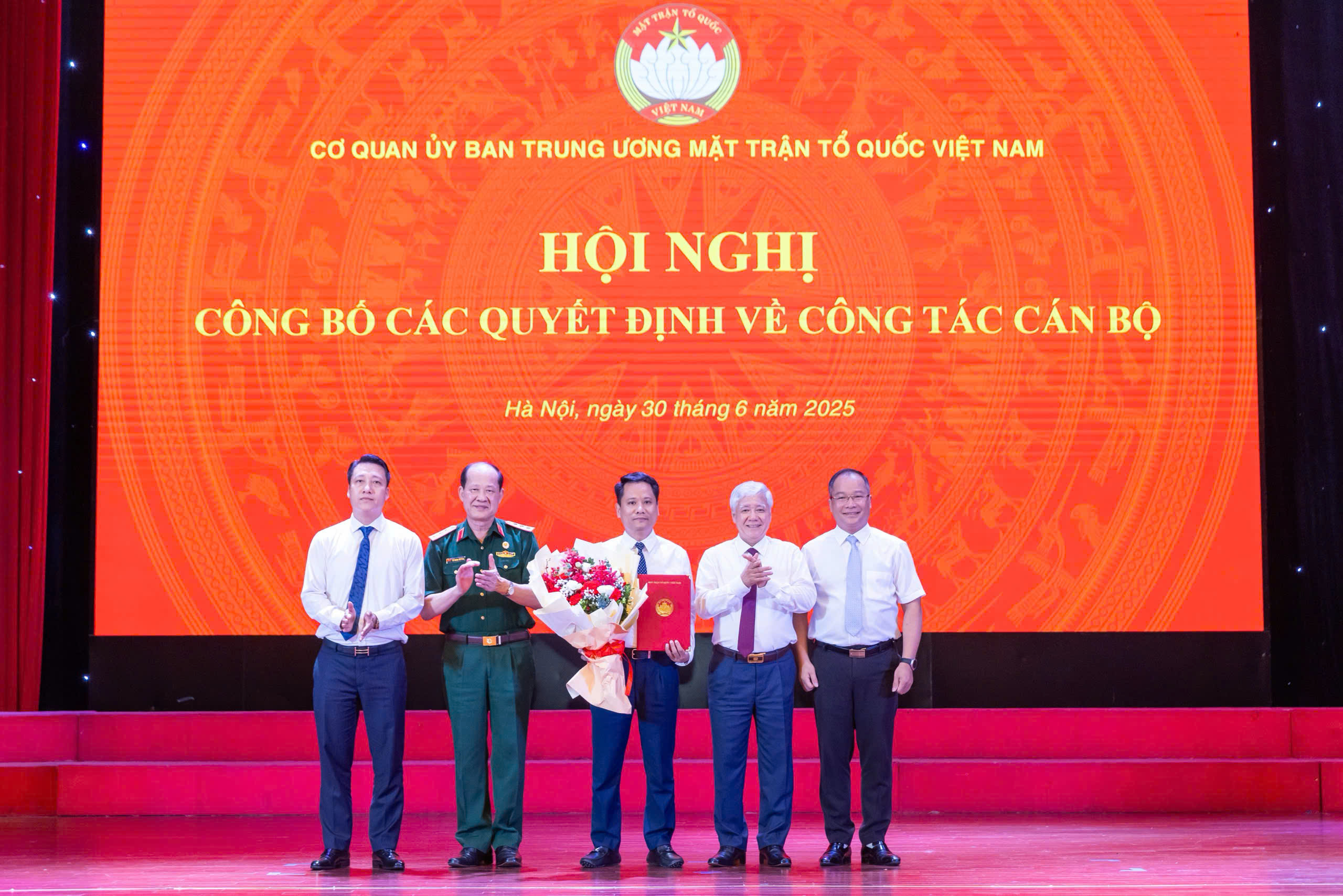 Nhà báo Trương Thành Trung được bổ nhiệm giữ chức vụ Tổng Biên tập báo Đại đoàn kết theo mô hình mới của MTTQ Việt Nam