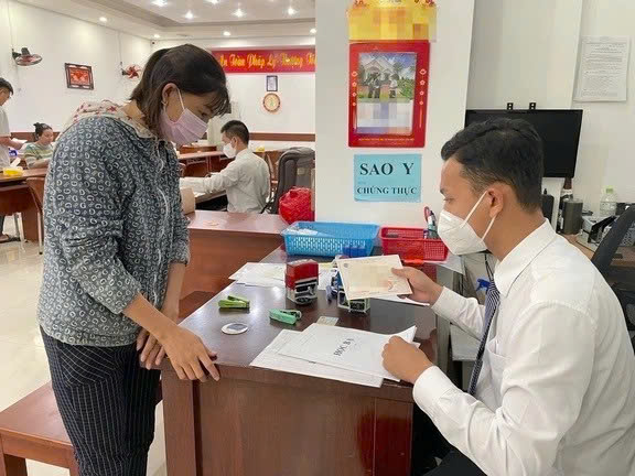 Bản tin Truyền thông Chính sách ngày 10/7/2025: Không công chứng bản dịch, chỉ chứng thực chữ ký người dịch