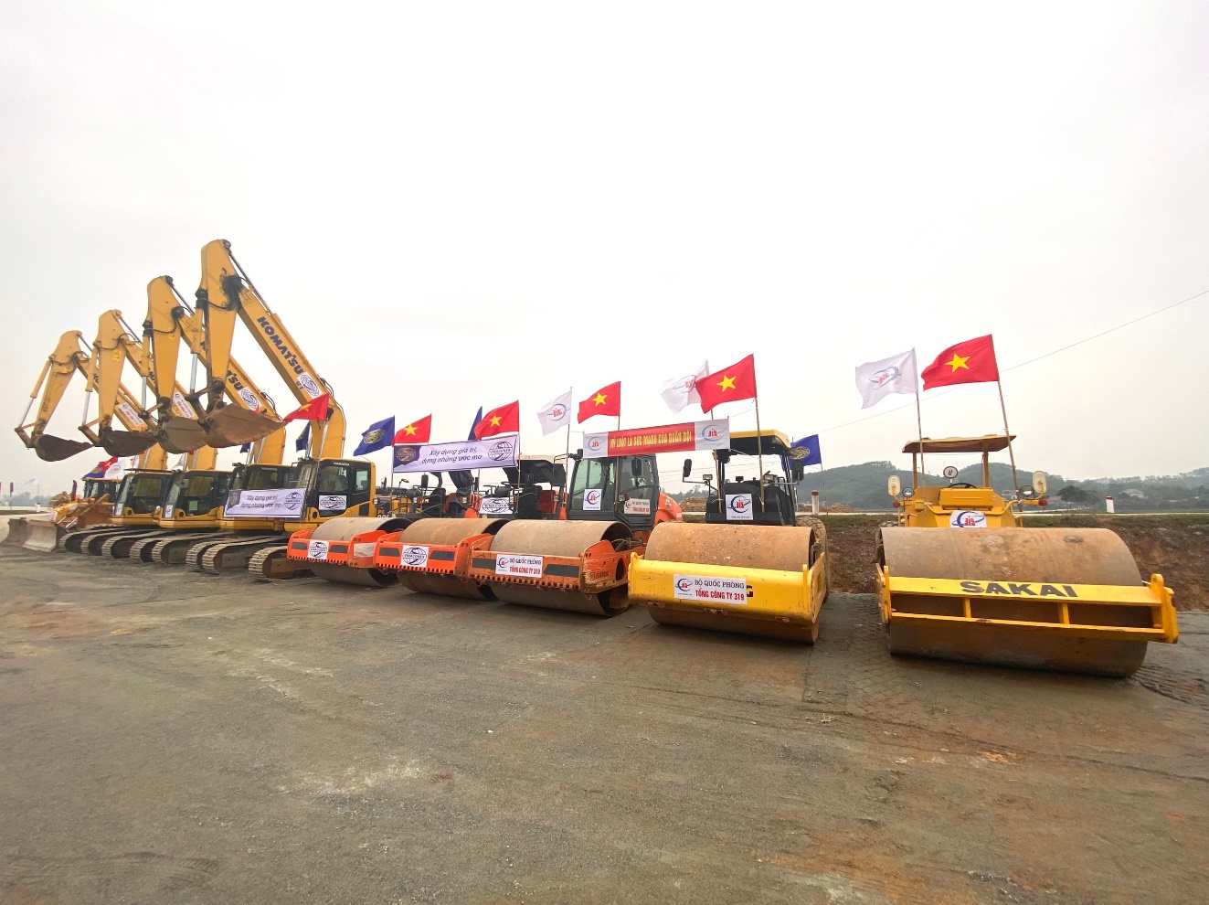 Bản tin Đầu tư công ngày 19/8/2025: 250 dự án và công trình trị giá 1,28 triệu tỉ đồng đồng loạt khởi công, khánh thành