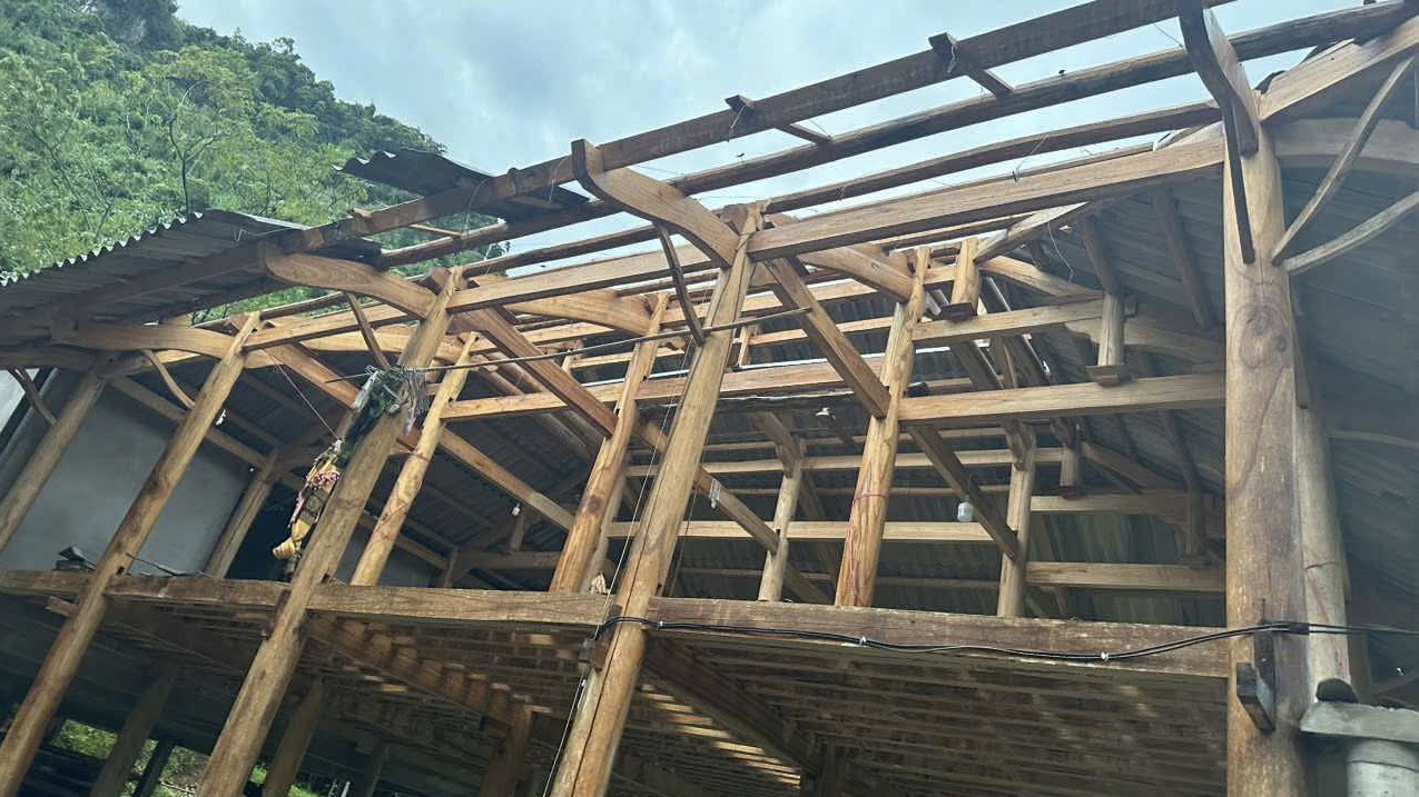 Hoàn lưu bão số 5: Giông lốc gây thiệt hại tại xã Lục Yên tỉnh Lào Cai