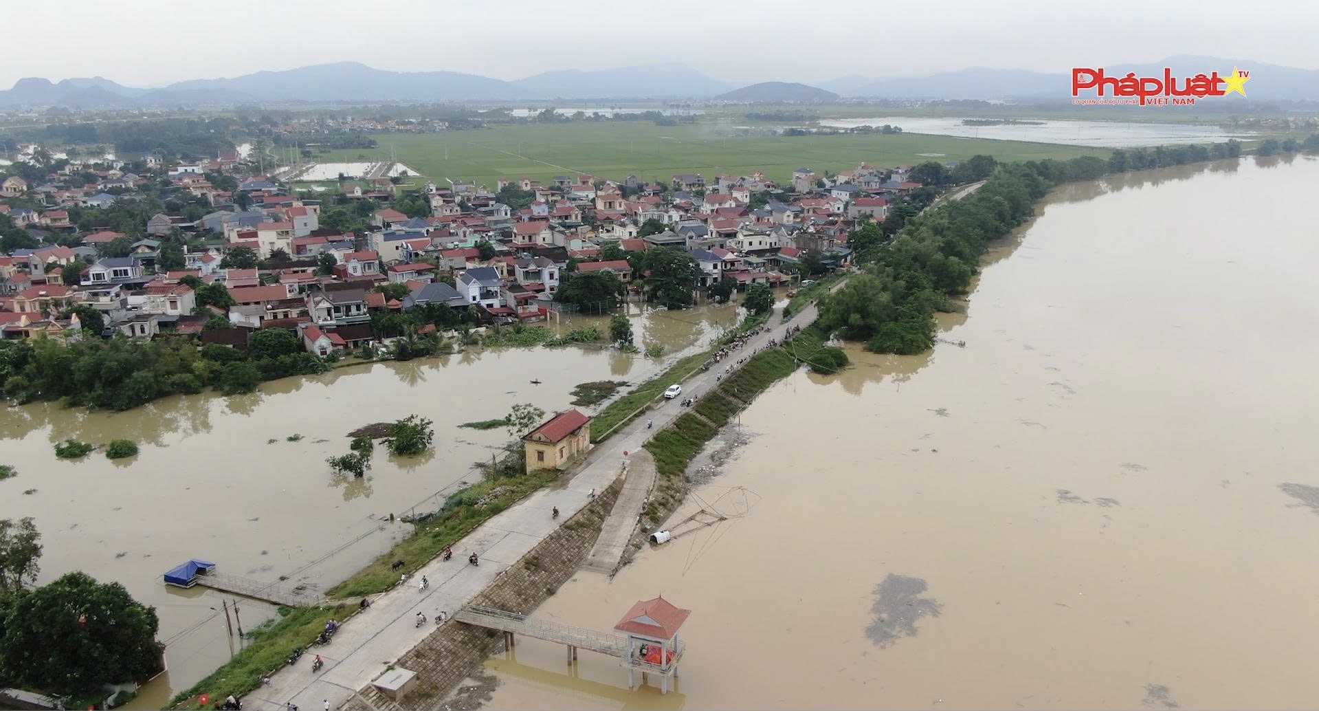Mưa lũ sau bão số 5 gây ngập úng diện rộng ở Thanh Hóa, tài sản và công trình hư hại