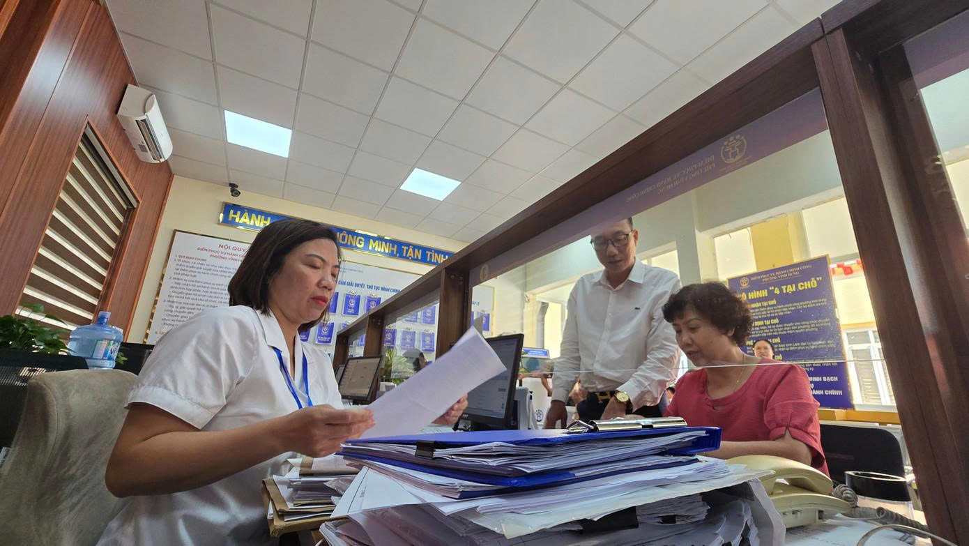 Bản tin Truyền thông Chính sách (ngày 4/9/2025): Người dân Thủ đô nộp hồ sơ cấp sổ đỏ trực tuyến, nhận kết quả tại nhà