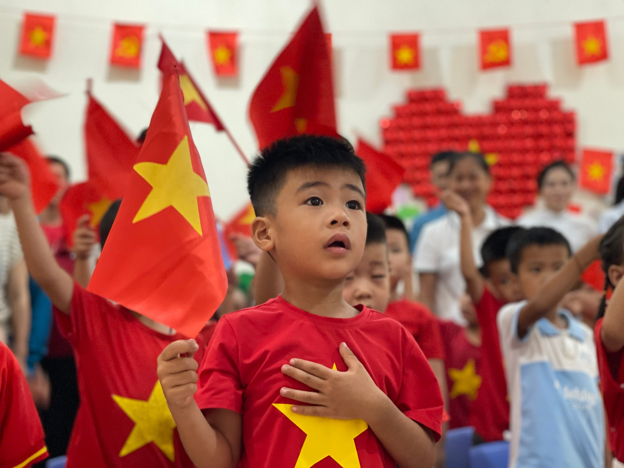 Hàng ngàn học sinh ở xã Lục Yên tự tin bước vào năm học mới