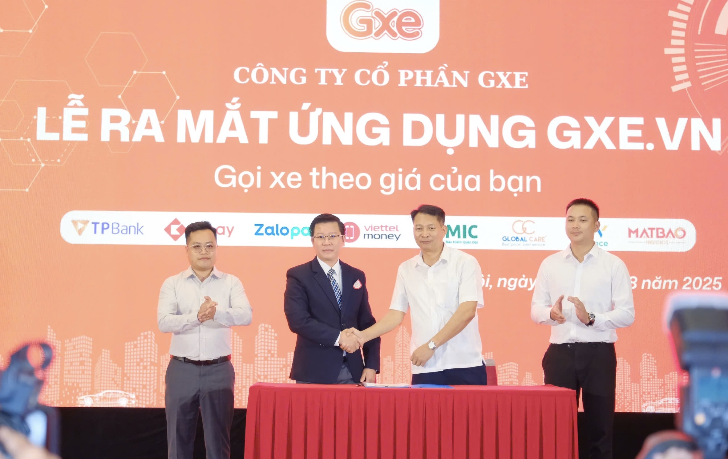 Ứng dụng GXE.VN chính thức hoạt động: Đa dạng dịch vụ, cơ chế mặc cả giá đường dài

