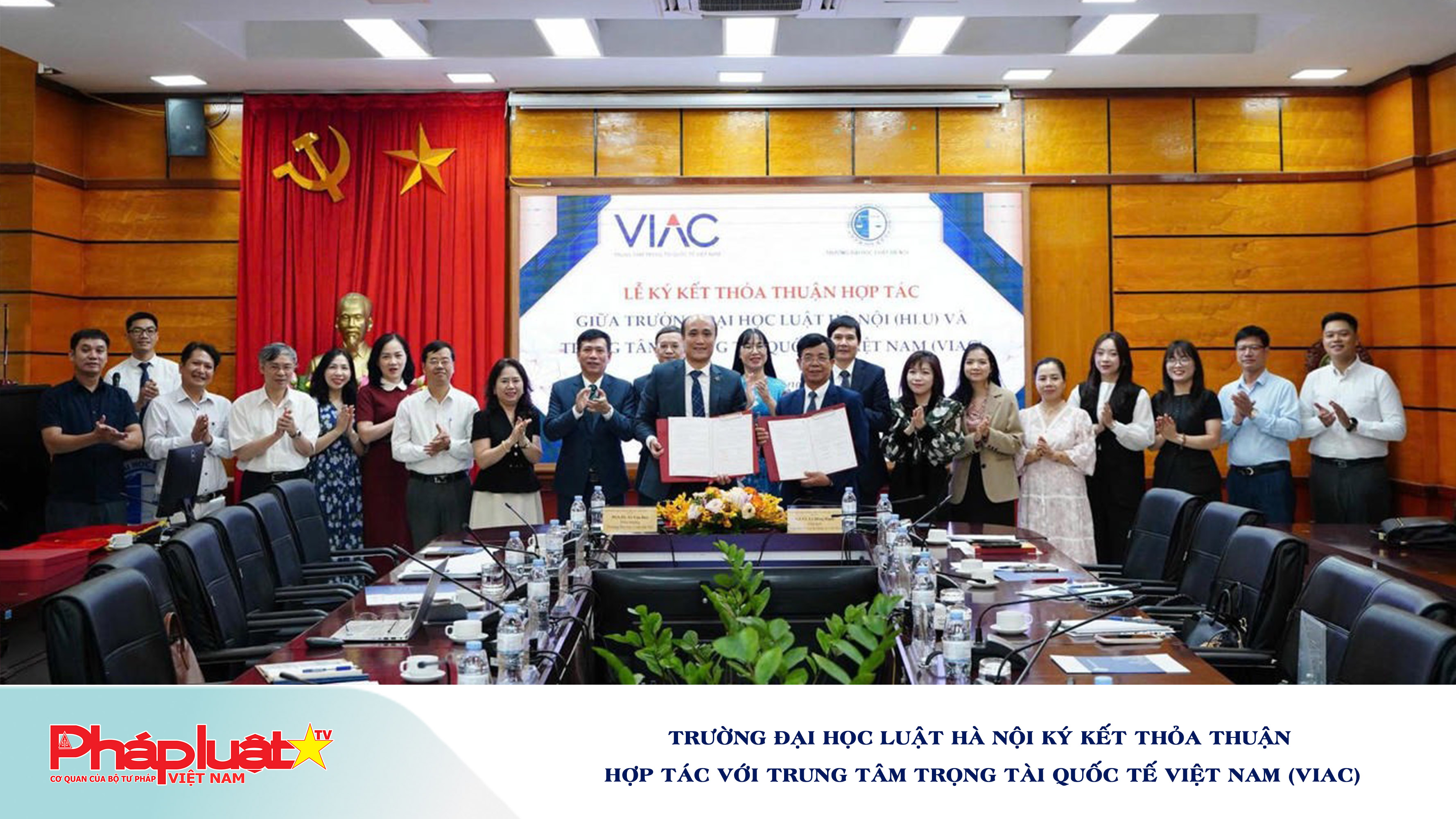 Trường Đại học Luật Hà Nội ký kết thỏa thuận hợp tác với Trung tâm Trọng tài Quốc tế Việt Nam (VIAC)
