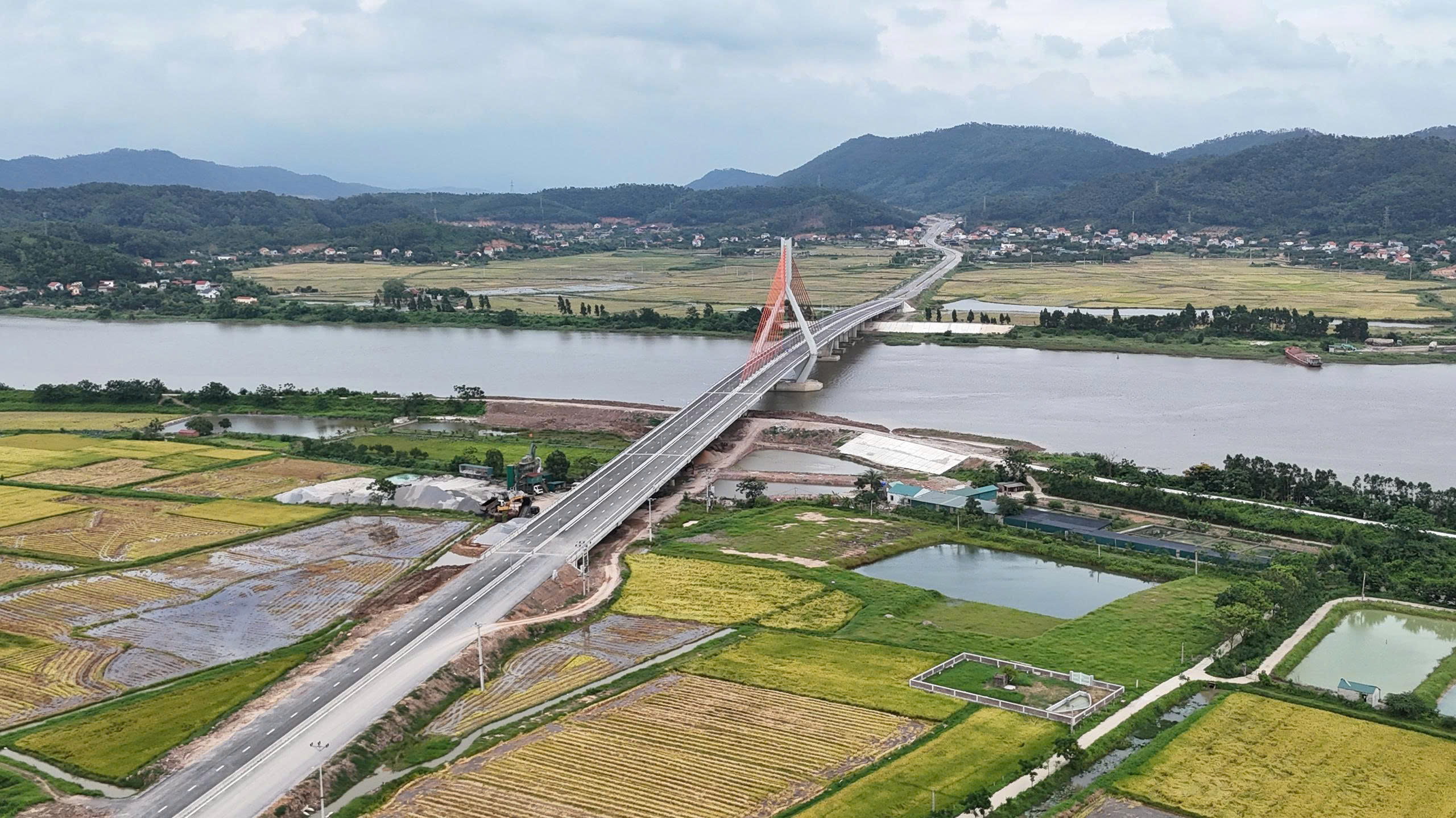 Kiến nghị xem xét, thông qua Dự thảo Luật Quy hoạch (sửa đổi) tại Kỳ họp thứ 10 