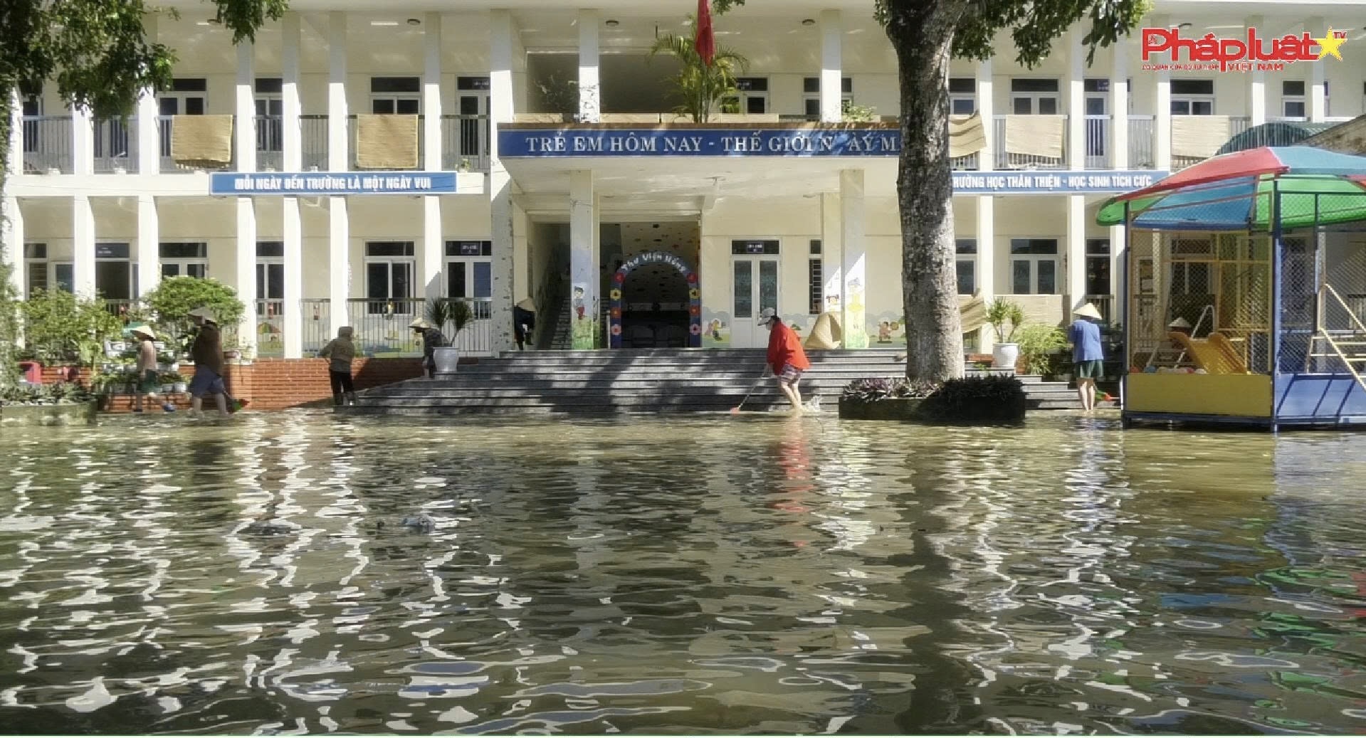 Nhiều trường học ở Thanh Hoá chưa thể đón học sinh sau bão số 10