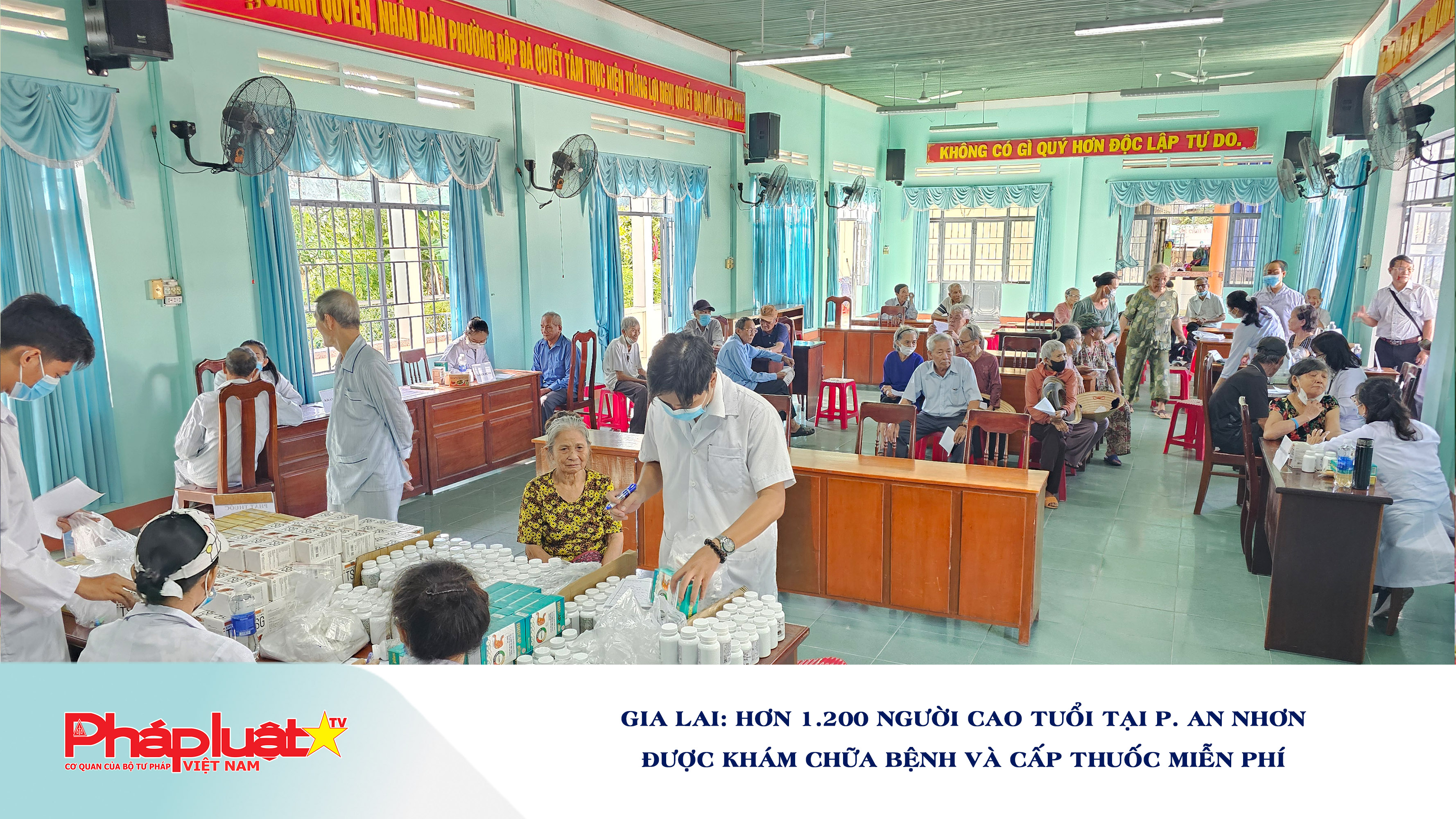 Gia Lai: Hơn 1.200 người cao tuổi tại P. An Nhơn được khám chữa bệnh và cấp thuốc miễn phí 