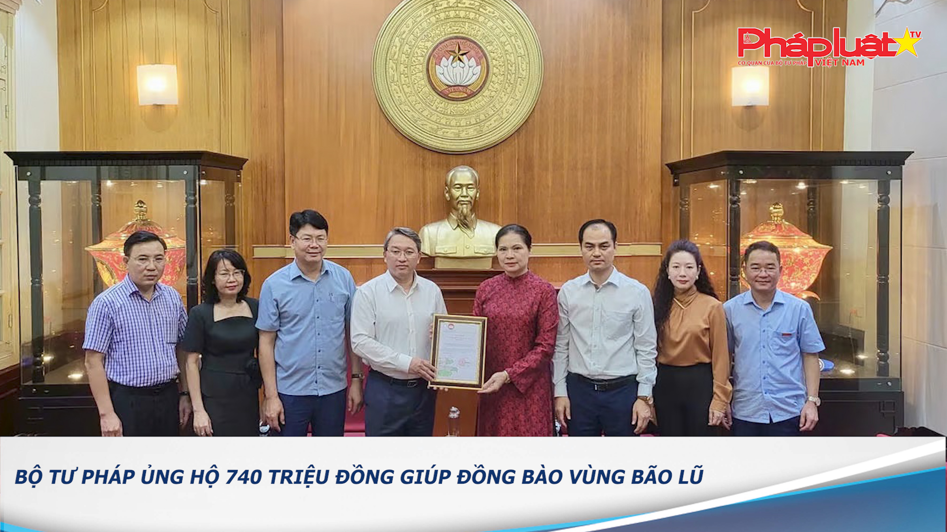 Bộ Tư pháp ủng hộ 740 triệu đồng giúp đồng bào vùng bão lũ