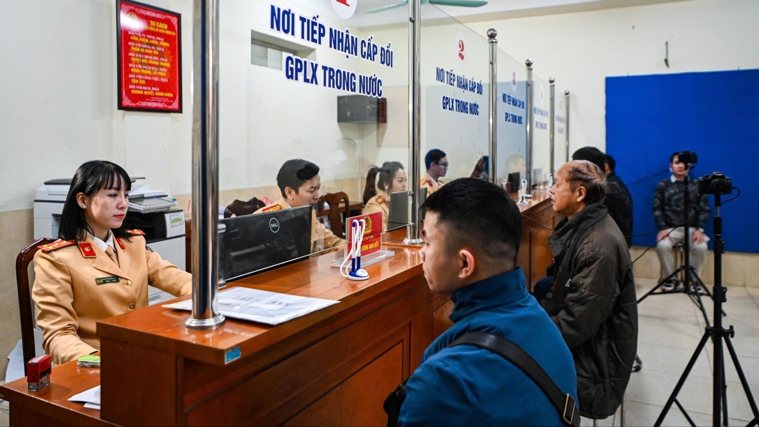 Bản tin An toàn giao thông số 250: Khuyến khích người dân đổi GPLX sang thẻ nhựa PET