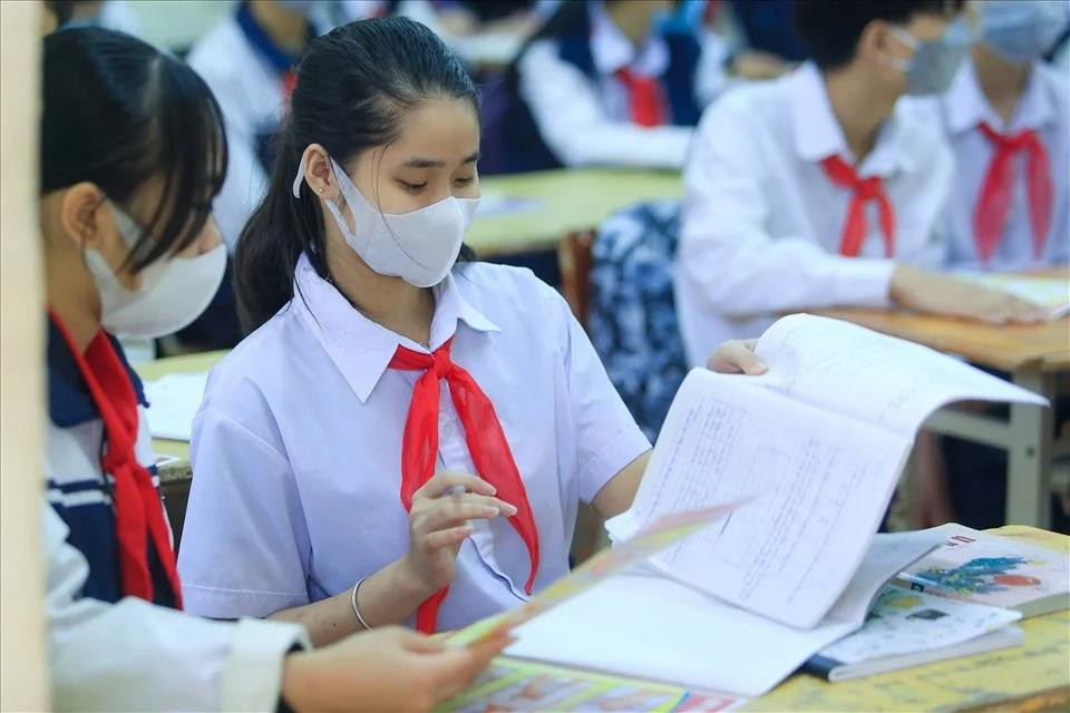 Đề xuất bỏ cấp bằng THCS, phát hành sách giáo khoa chung và miễn phí