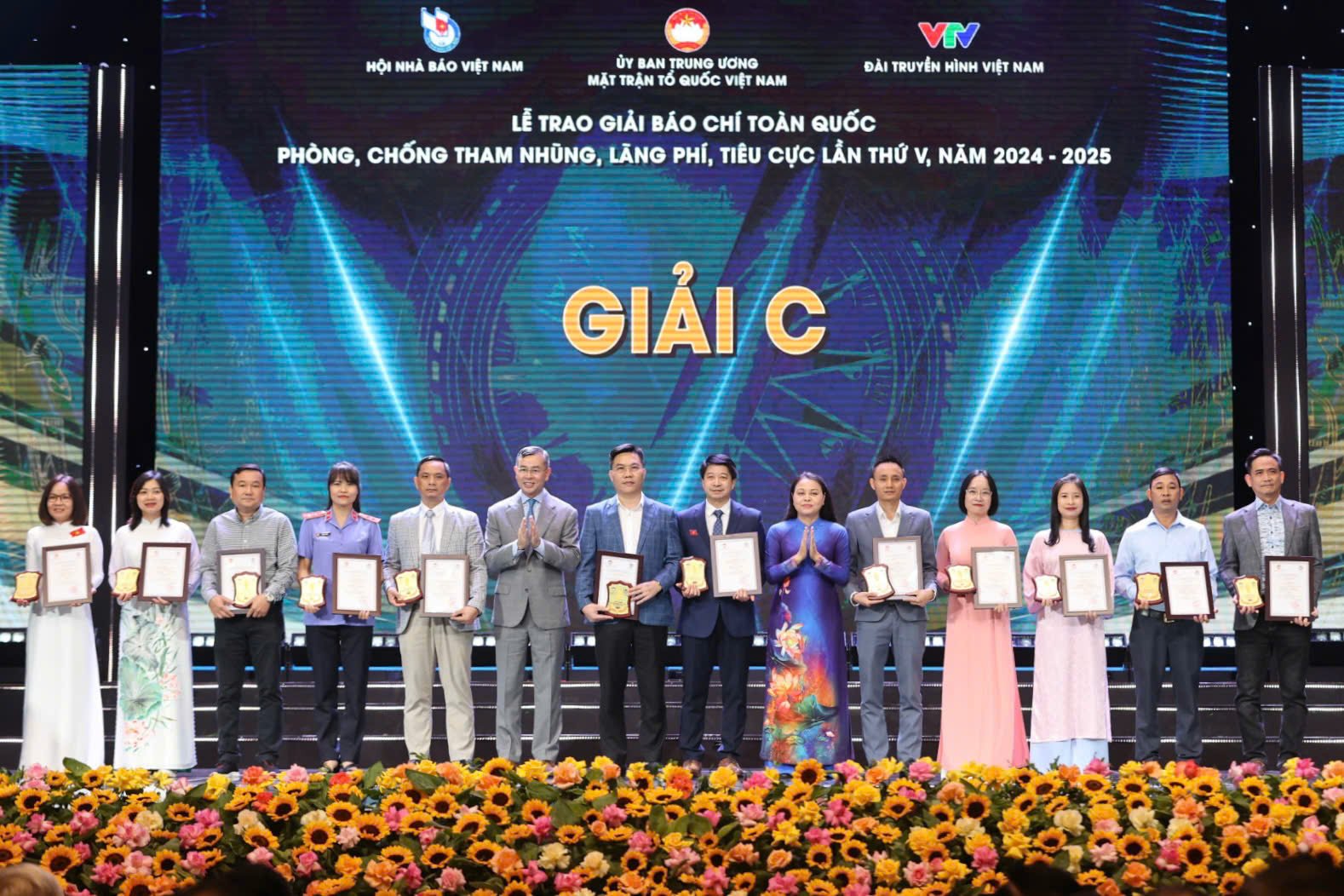 Báo Pháp luật Việt Nam đạt 2 Giải báo chí toàn quốc phòng, chống tham nhũng, lãng phí, tiêu cực lần thứ V