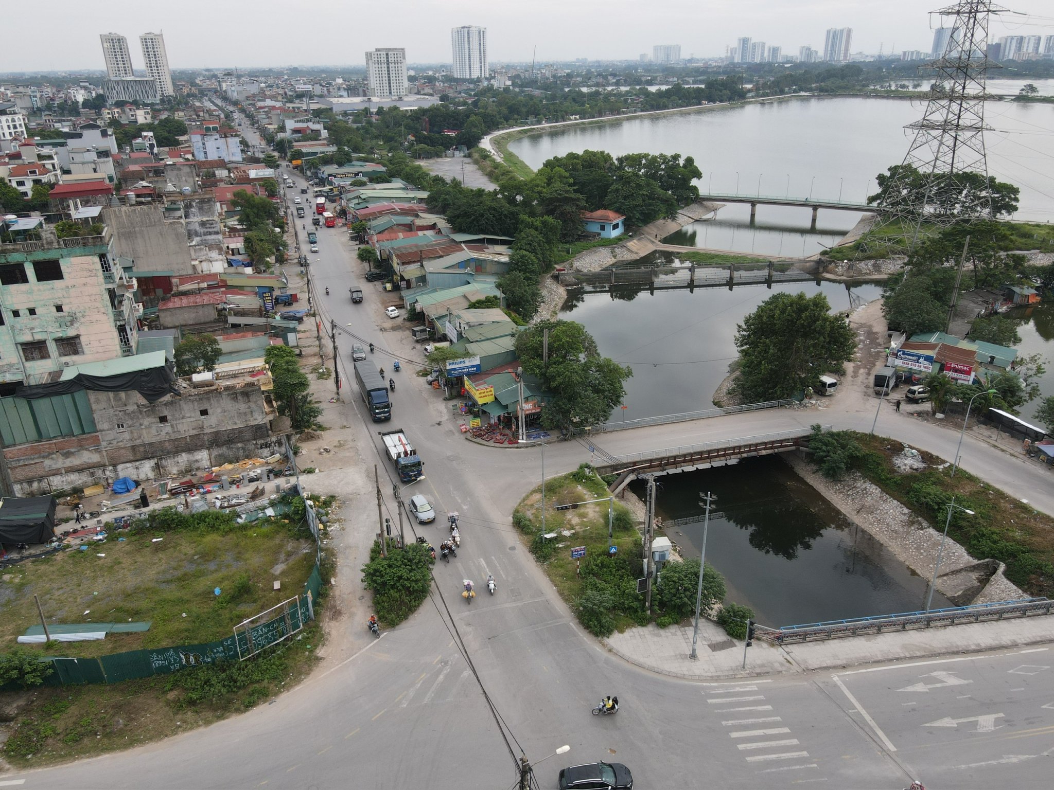 Bản tin Đầu tư công ngày 31/10/2025: Chậm tiến độ 7 năm, dự án mở rộng đường Tam Trinh thi công cầm chừng