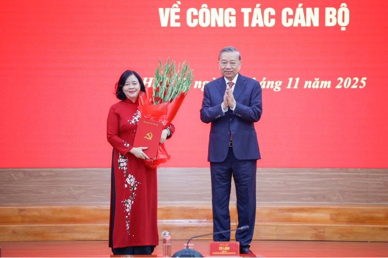 Bà Bùi Thị Minh Hoài giữ chức Bí thư Đảng ủy Mặt trận Tổ quốc, các đoàn thể Trung ương