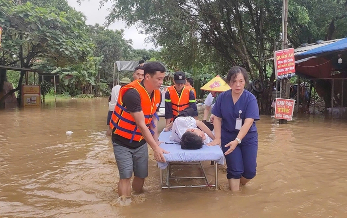 Các cơ sở y tế Trung Bộ chủ động ứng phó bão số 13, đảm bảo công tác khám chữa bệnh