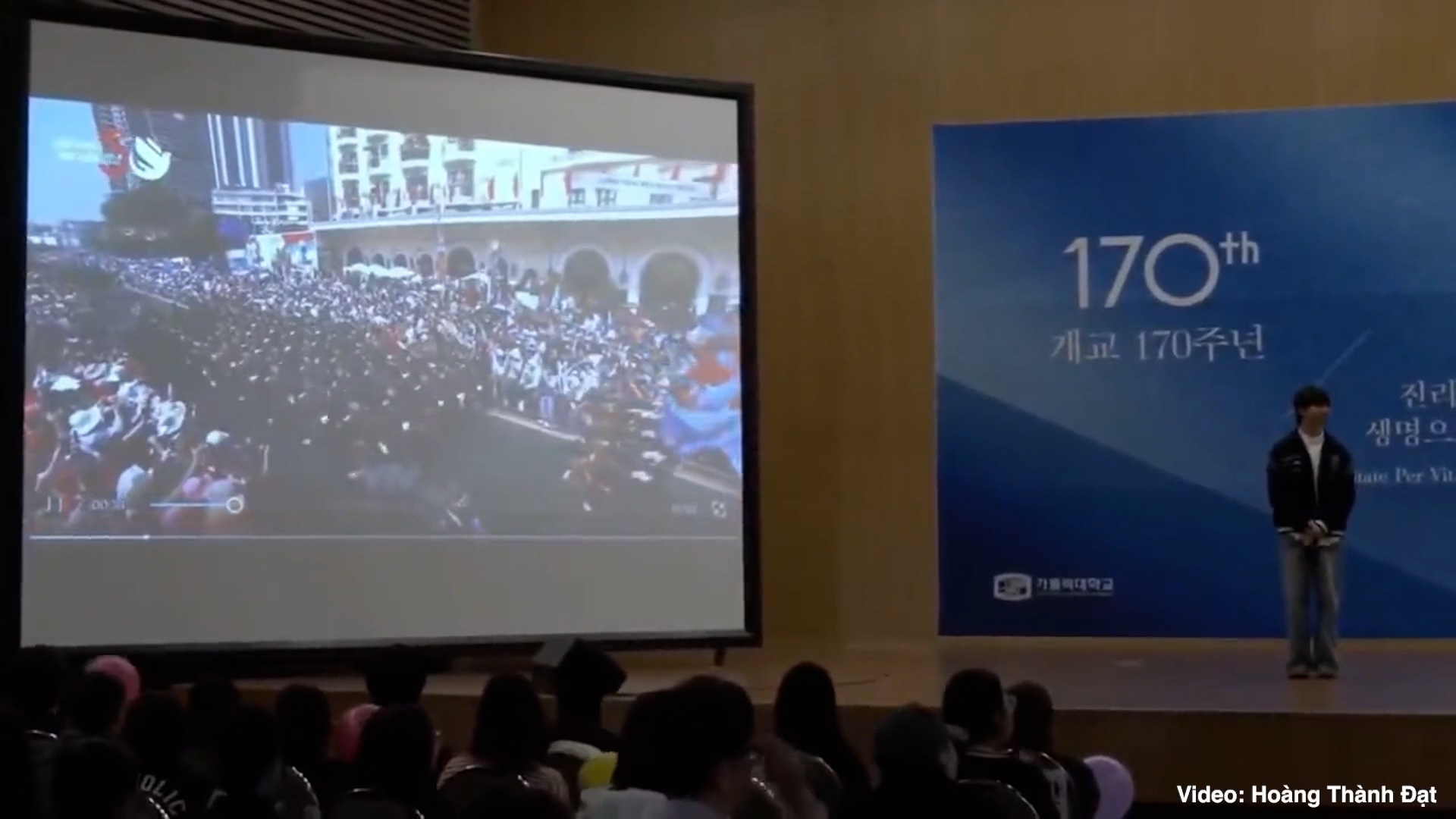 Du học sinh Việt Nam thuyết trình về quê hương bằng tiếng Hàn gây xúc động