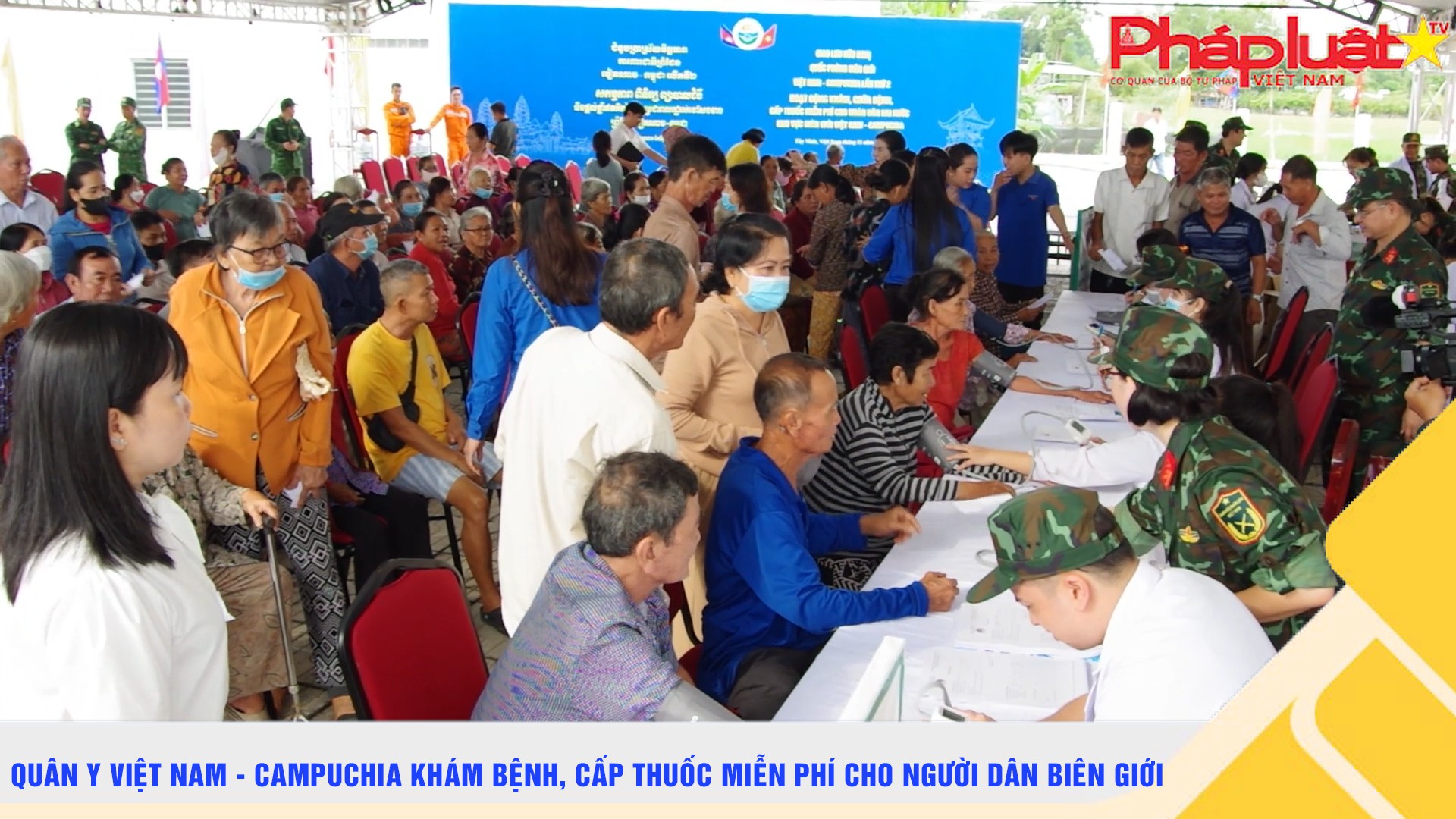 Quân y Việt Nam - Campuchia khám bệnh, cấp thuốc miễn phí cho người dân biên giới