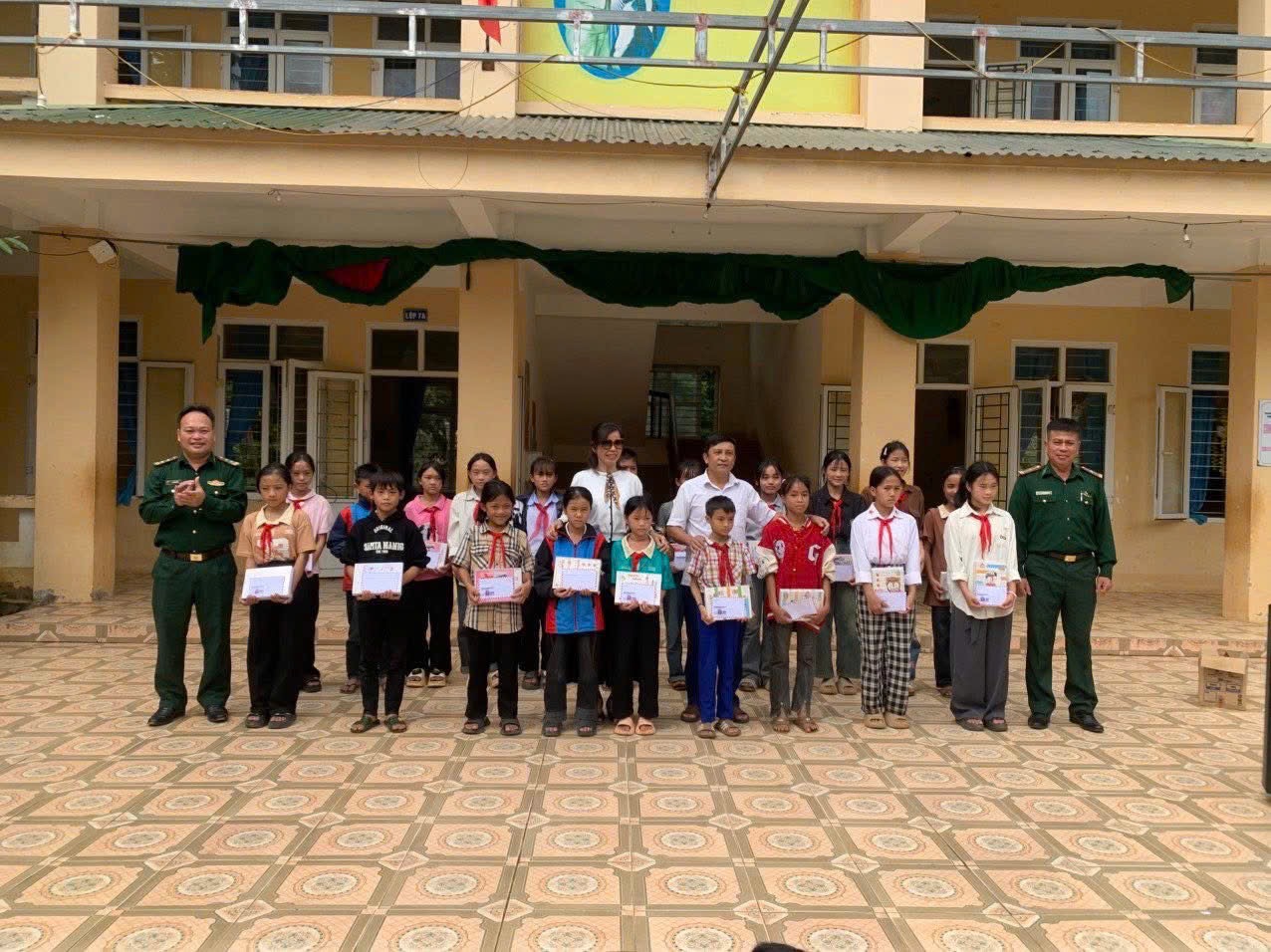 Chung tay vì biên giới yêu thương – Những chuyếc xe đạp chở ước mơ đến trường