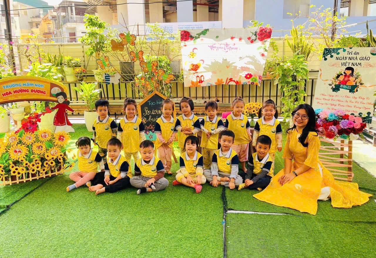 Rộn ràng ngày Hội thao giảng lớp Họa Mi 2 chào mừng 20/11