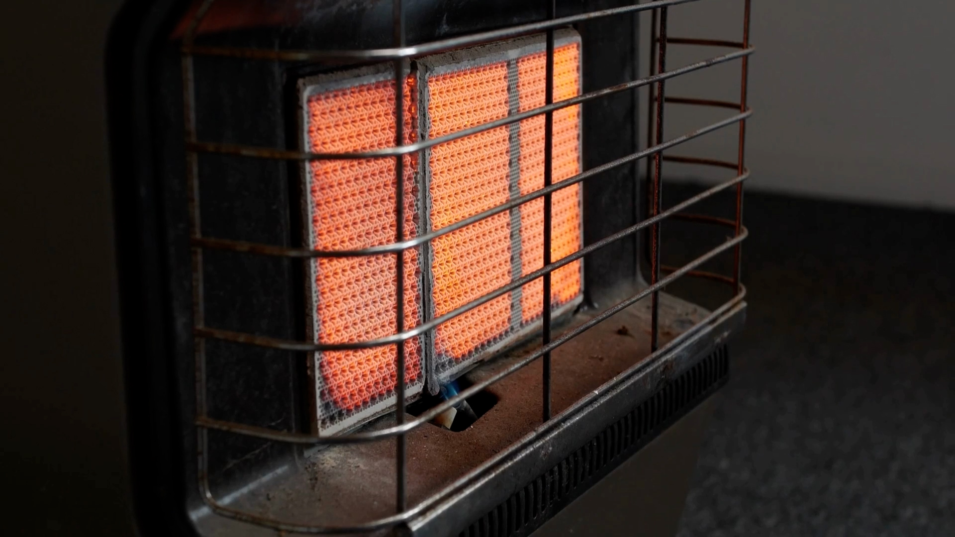 Dùng máy sưởi làm sao để ấm mà vẫn an toàn? 