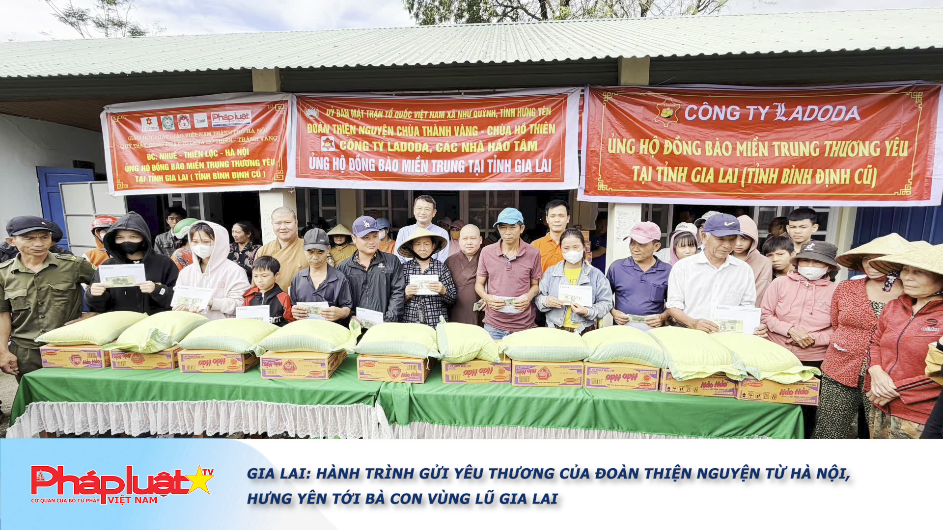 Gia Lai: Hành trình gửi yêu thương của đoàn thiện nguyện từ Hà Nội, Hưng Yên tới bà con vùng lũ Gia Lai
