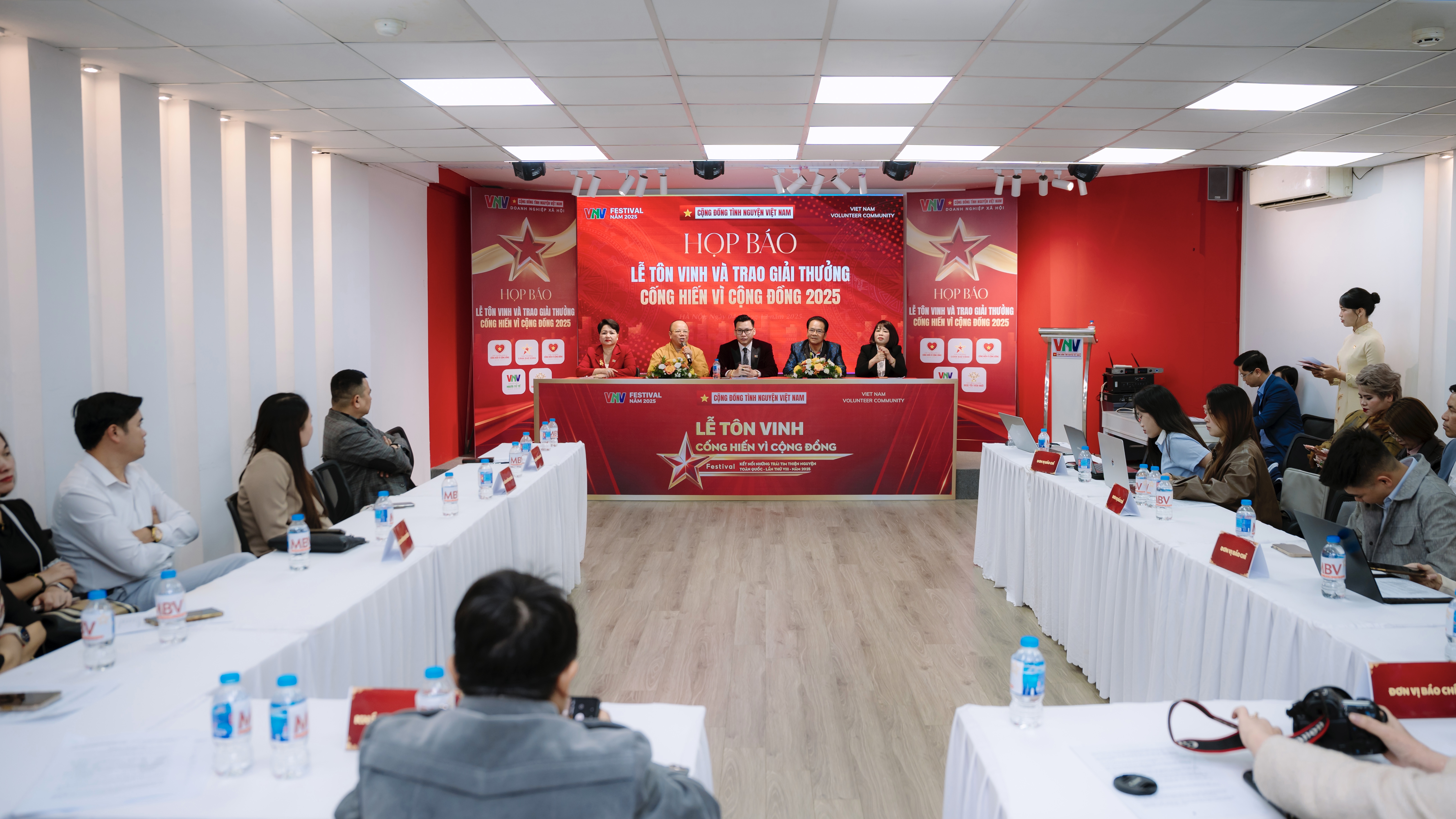 Khởi động Lễ Tôn vinh và Giải thưởng cống hiến vì cộng đồng năm 2025