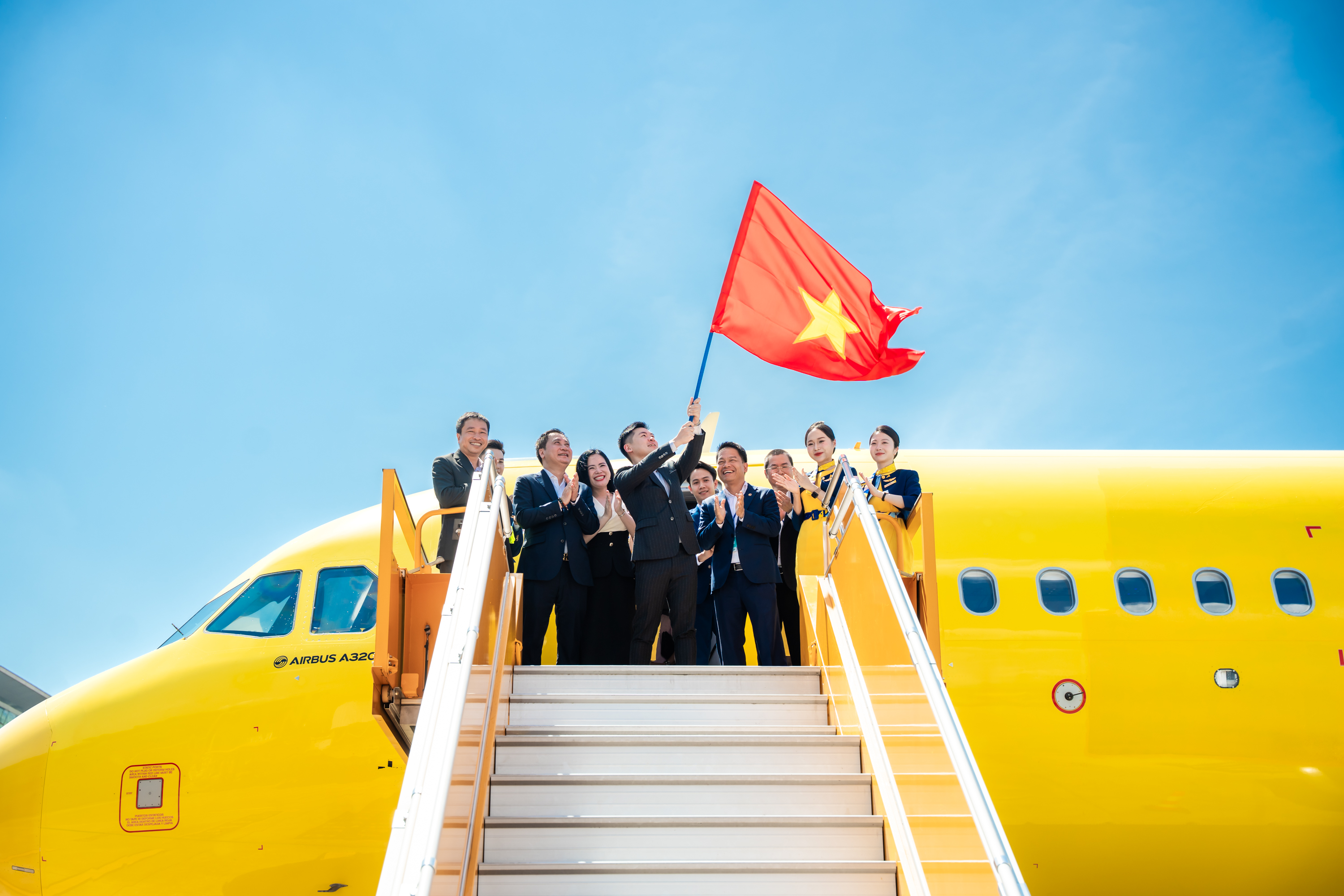 Khát vọng bầu trời và tầm nhìn của Bầu Hiển