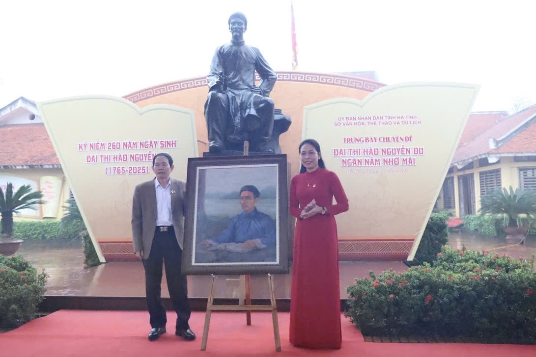 Hà Tĩnh tôn vinh di sản Nguyễn Du qua trưng bày “Ngàn năm nhớ mãi”