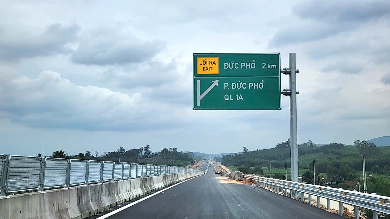 Bản tin Đầu tư công ngày 23/12/2025: Lý do cao tốc Bắc - Nam đoạn lỡ hẹn thông tuyến sớm dịp 19 - 12?