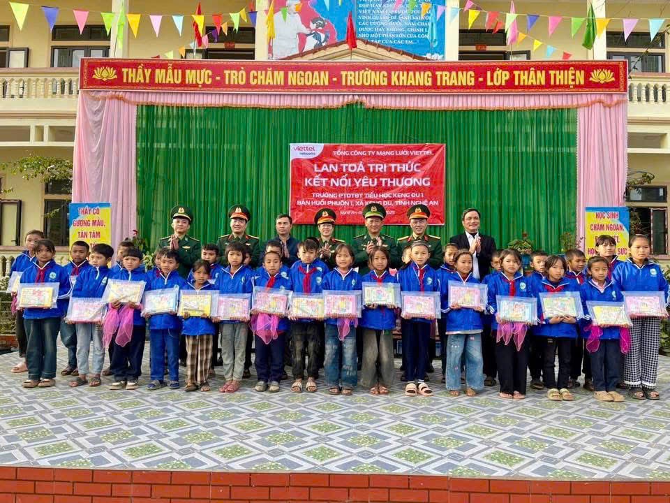 Đồn Biên phòng Keng Đu lan tỏa yêu thương tiếp sức học sinh vùng cao Nghệ An