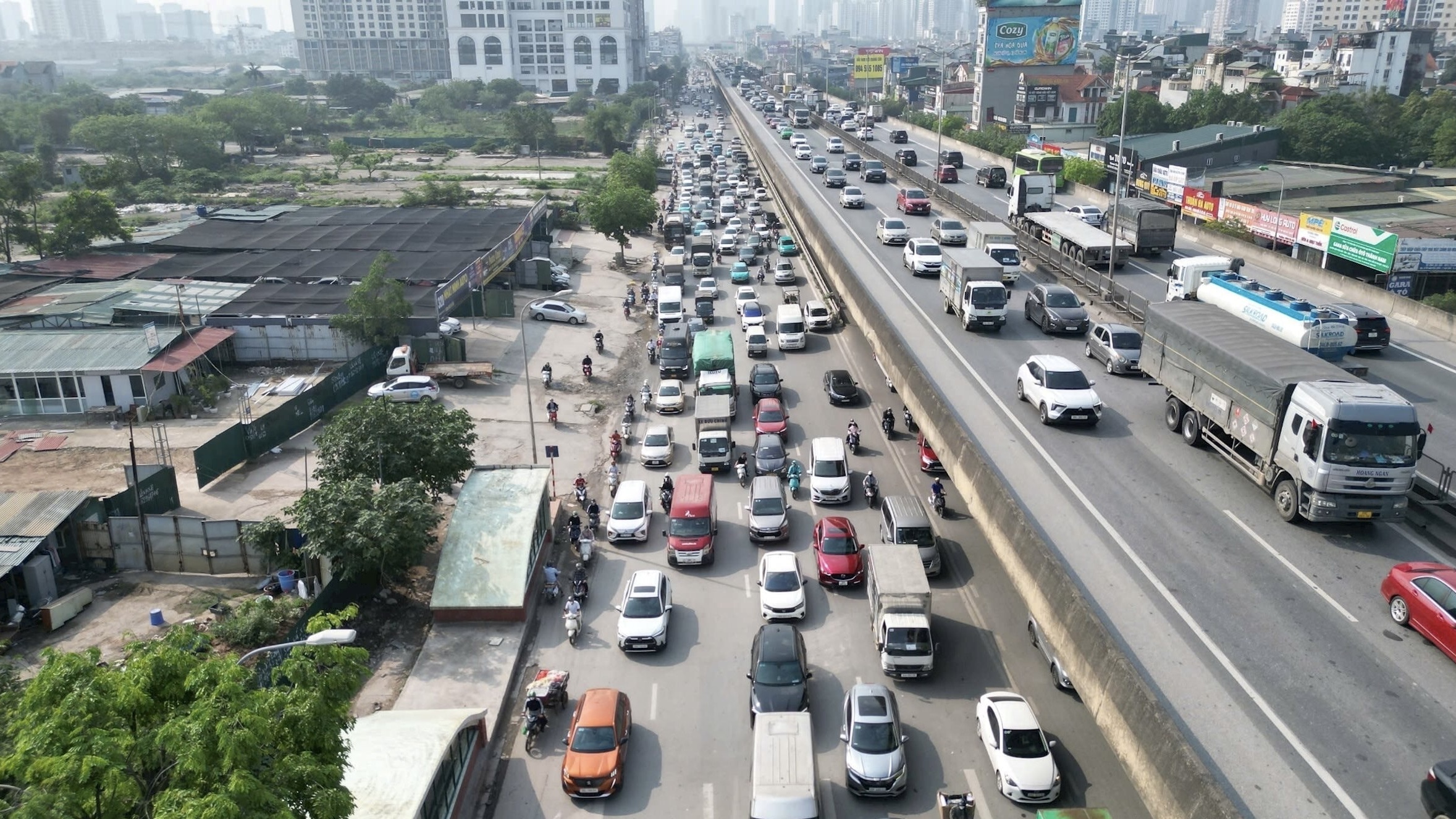 Nhu cầu đi lại tăng cao dịp Tết Dương lịch 2026, xe ghép hoạt động sôi động
